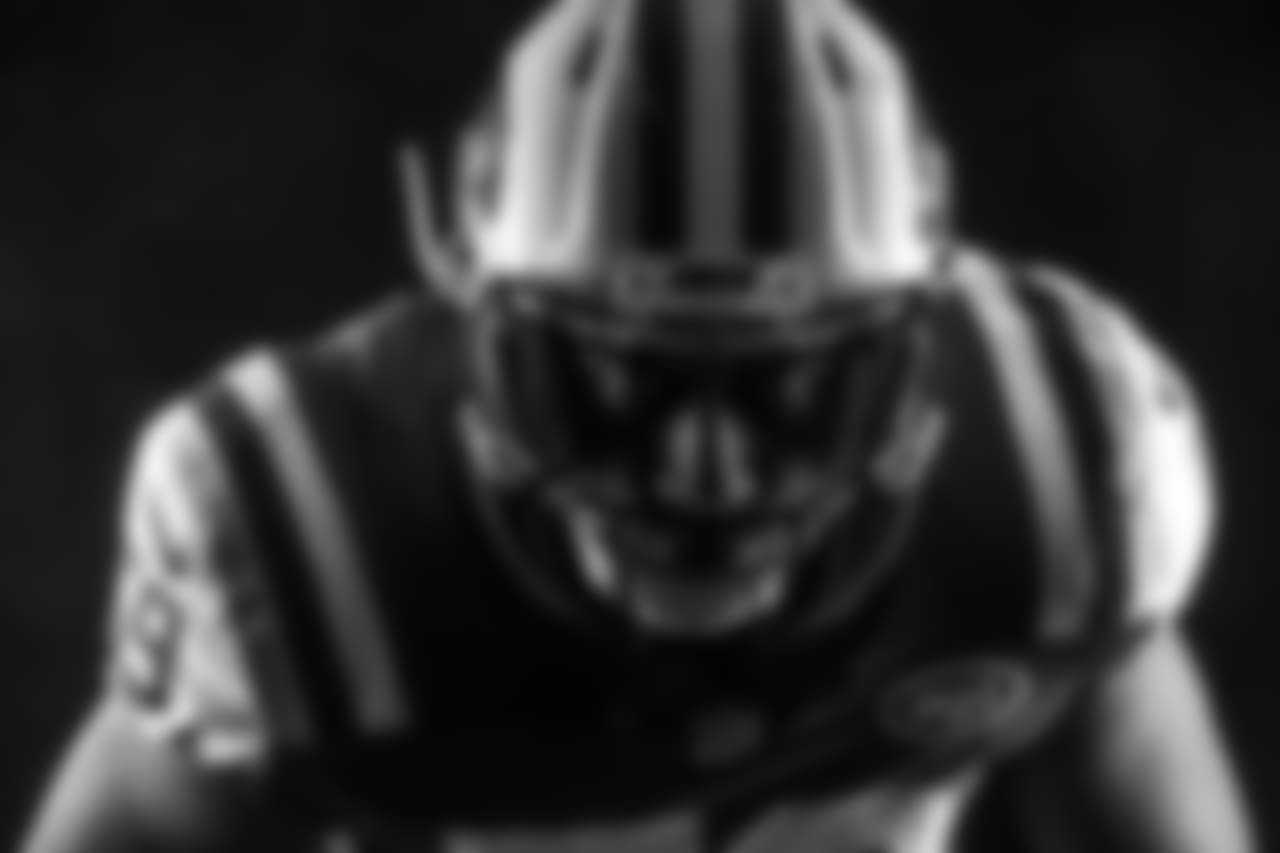 LB Frankie Luvu