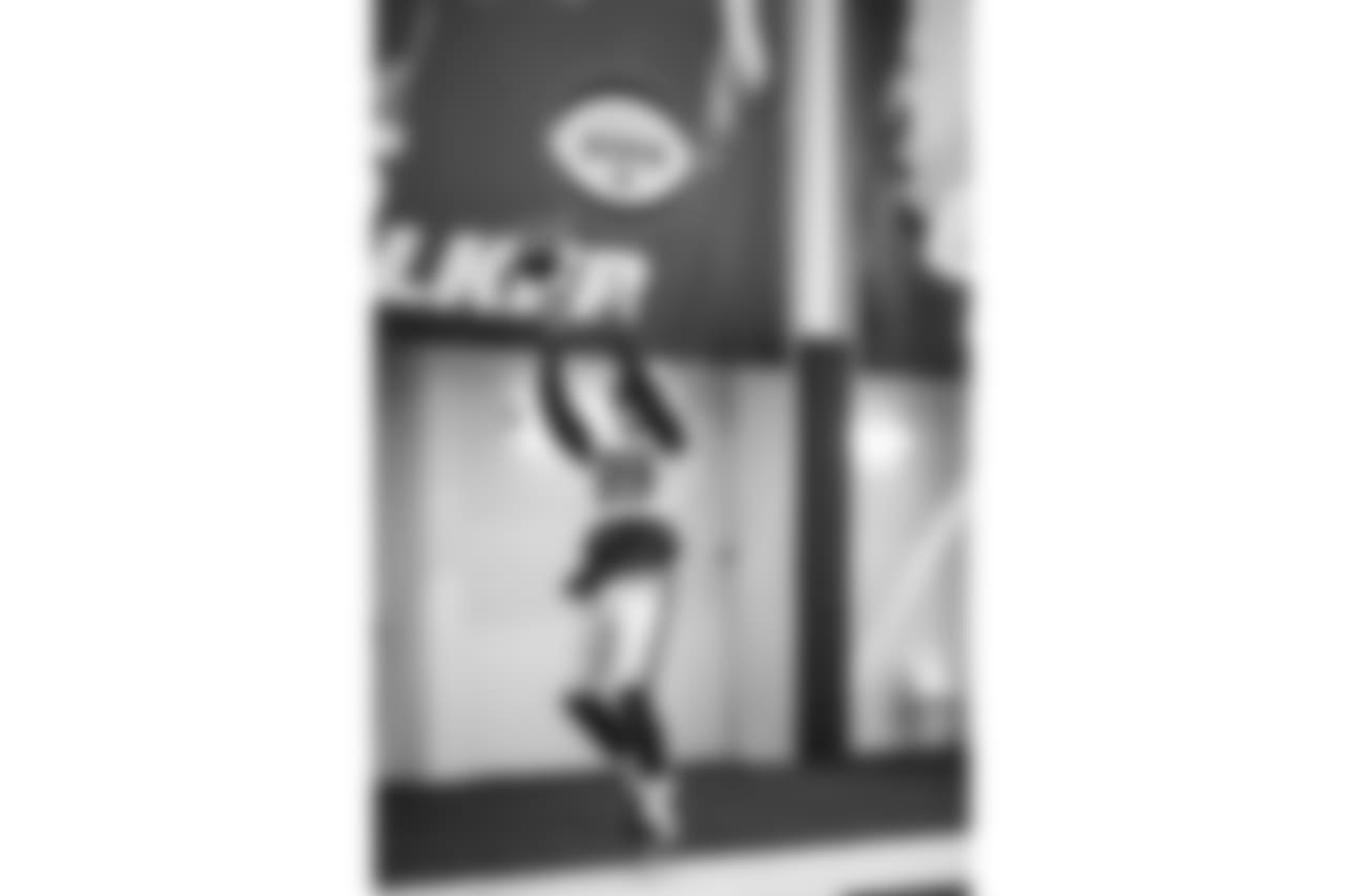 E_1D2_4986