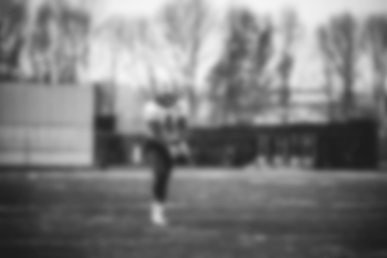 E_1D2_4407