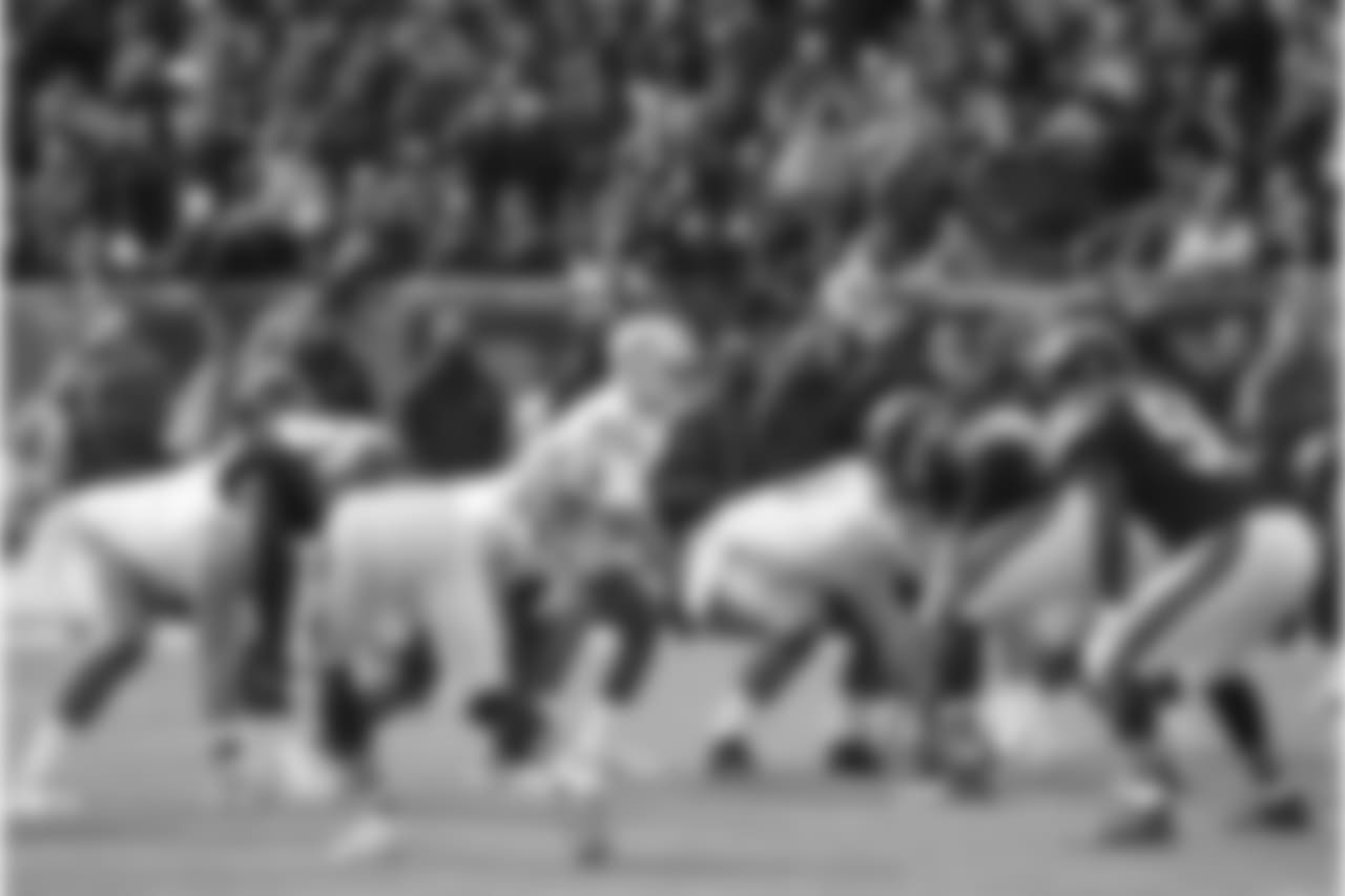 Detroit Lions quarterback Matthew Stafford (9) and the offense during a NFL football game against the Chicago Bears on Sunday, Nov. 11, 2018 in Minneapolis. (Detroit Lions via AP).