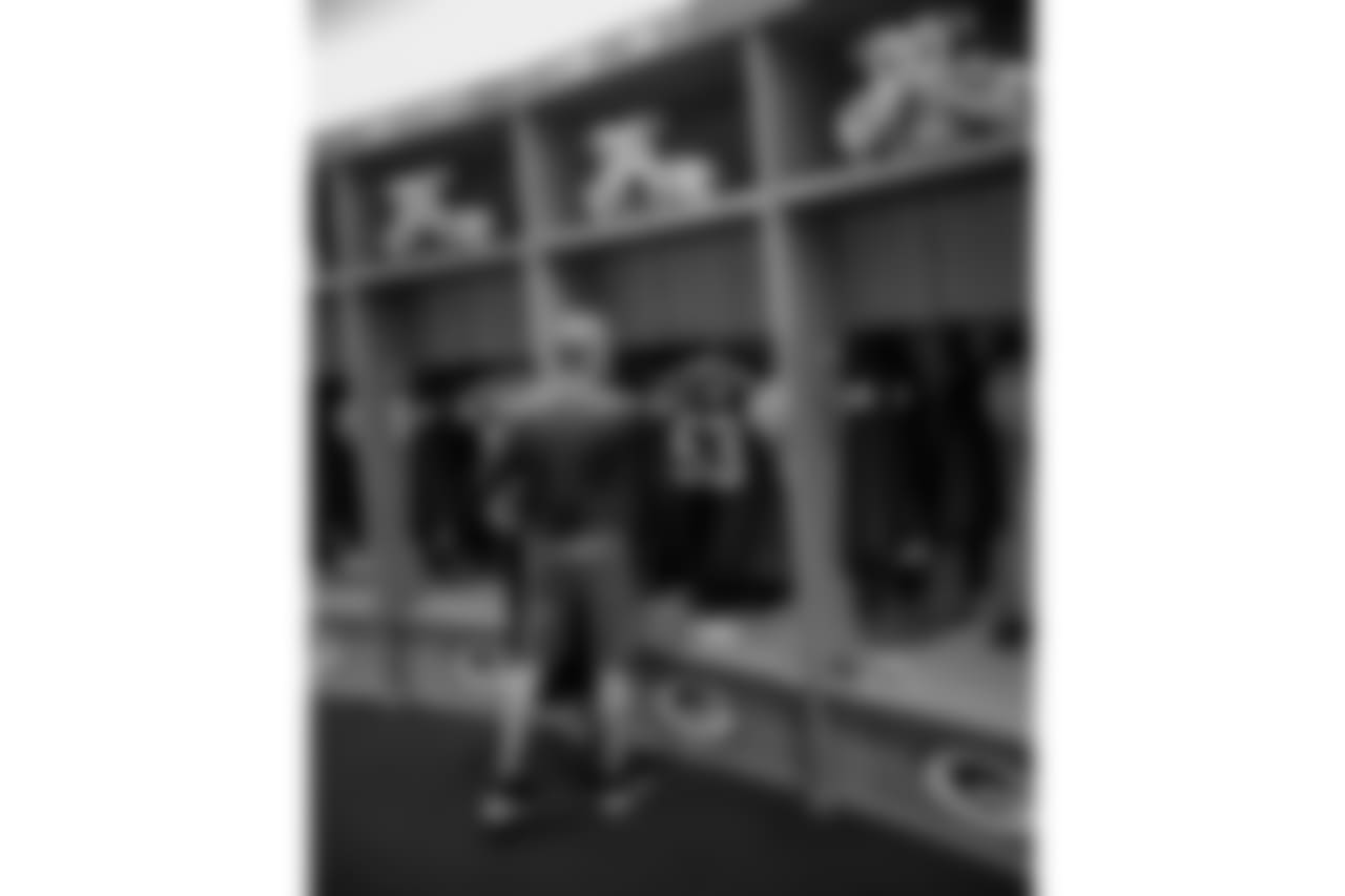 181111-locker-room-bobber-6