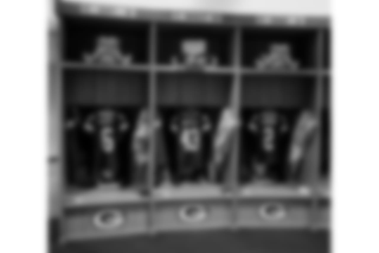 181209-packers-locker-room-bobber-14