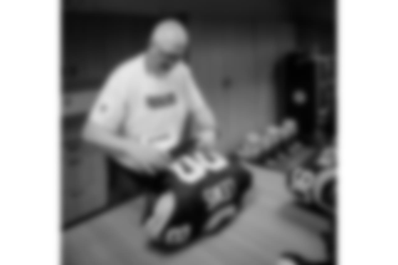 181209-packers-locker-room-bobber-13