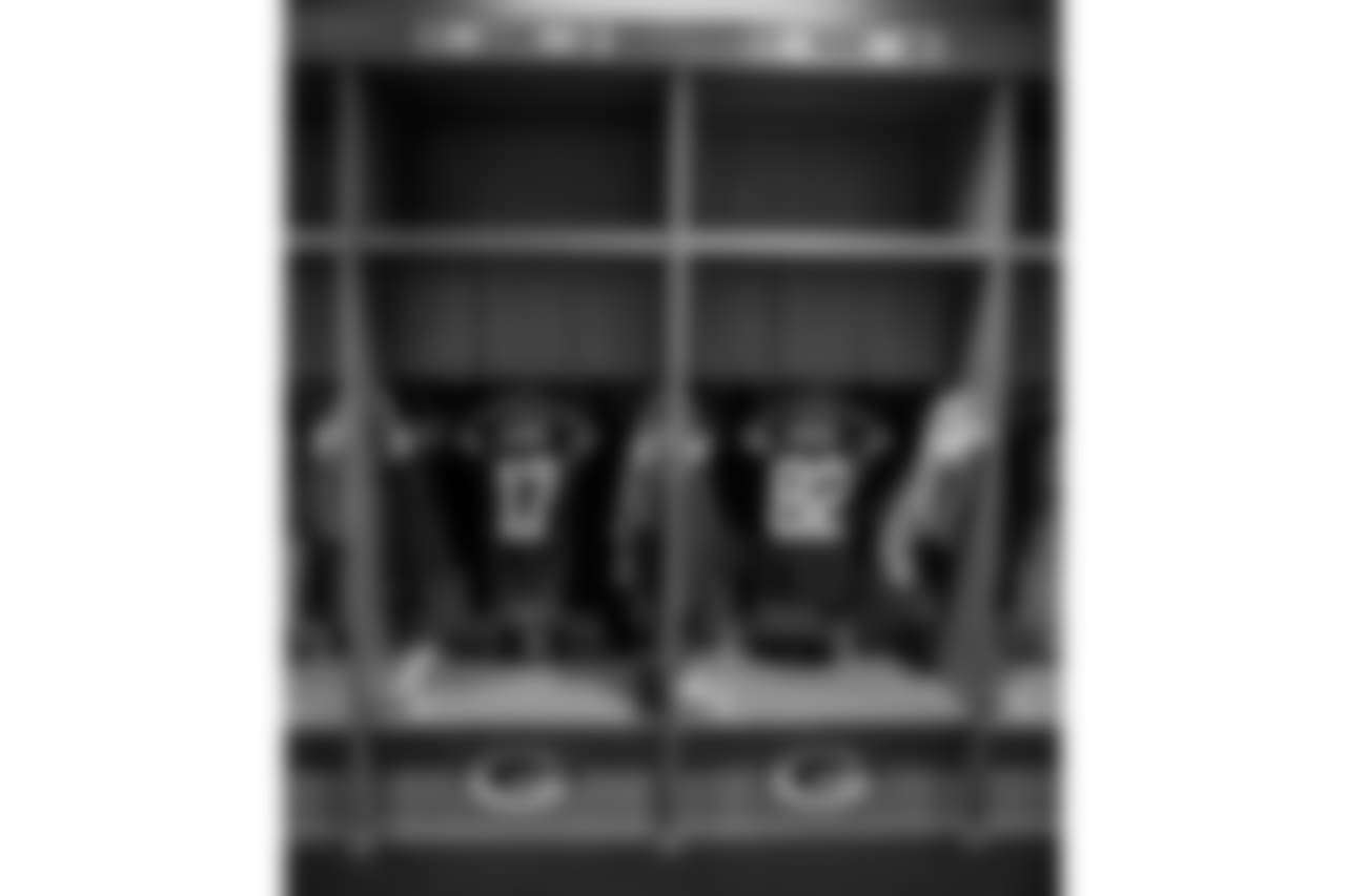 181209-packers-locker-room-bobber-17