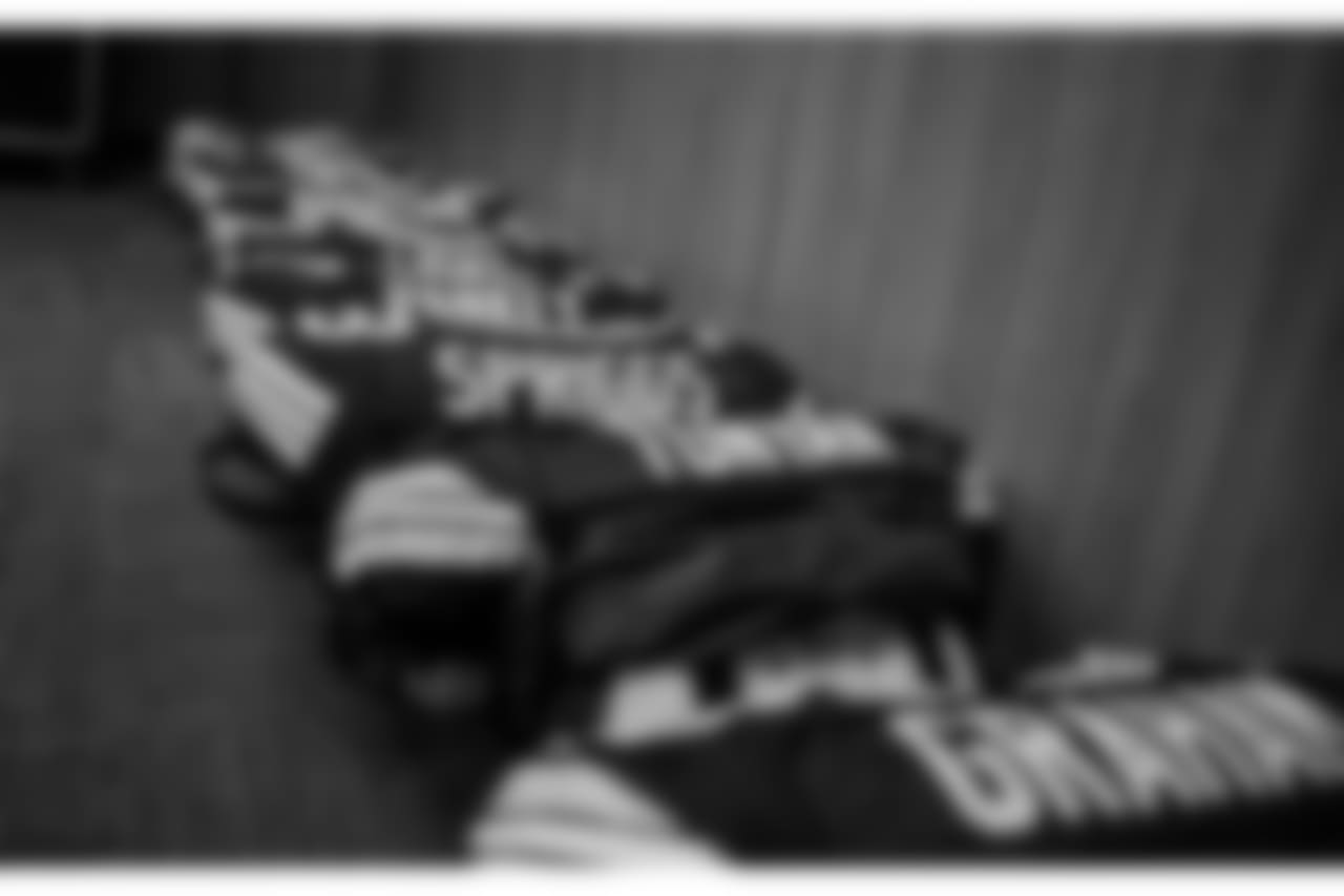 181209-packers-locker-room-bobber-6