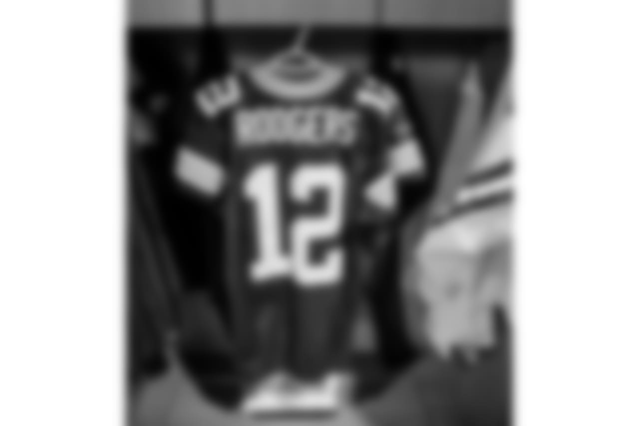 181202-locker-room-bobber-27