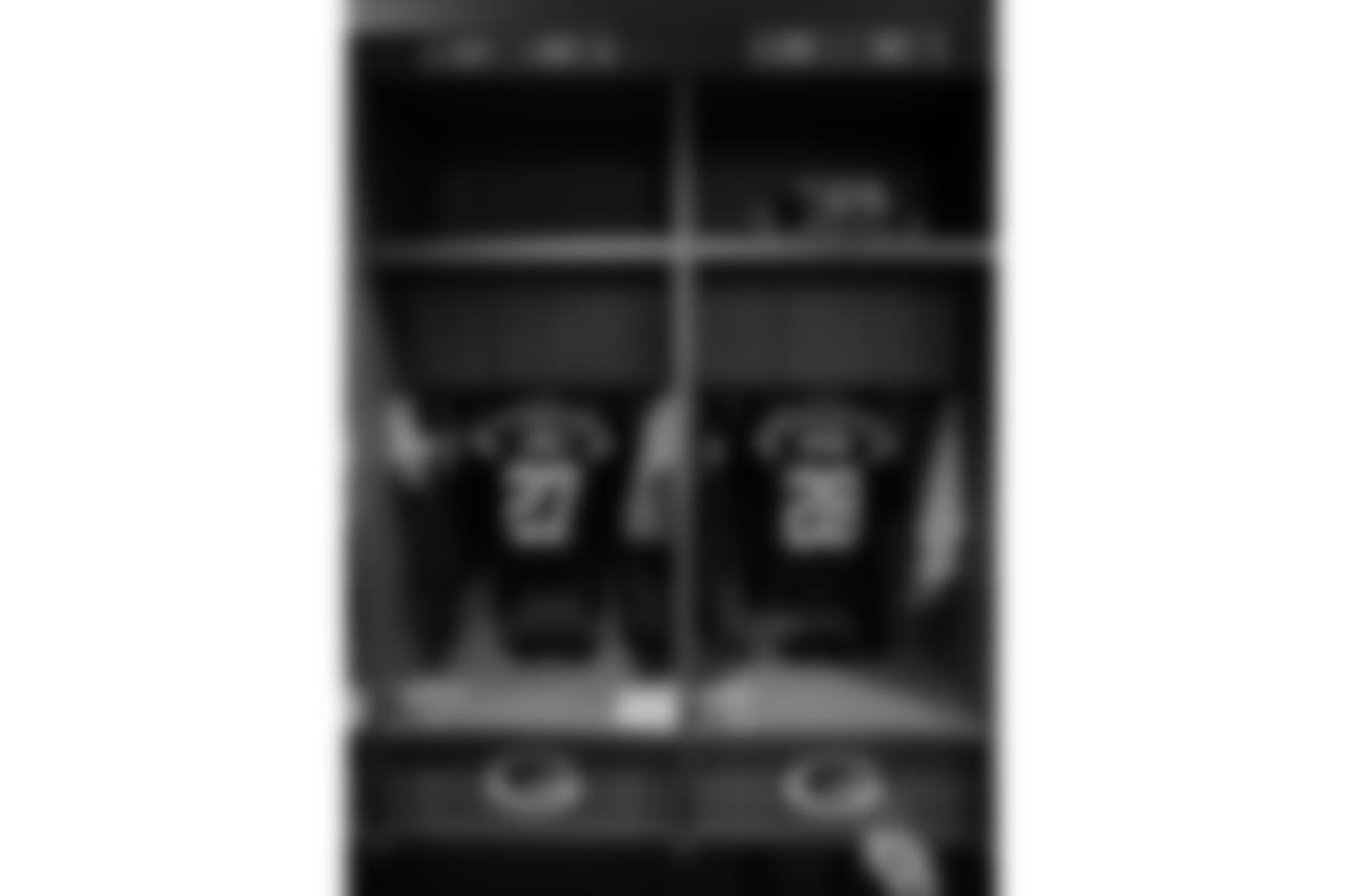 181202-locker-room-bobber-24