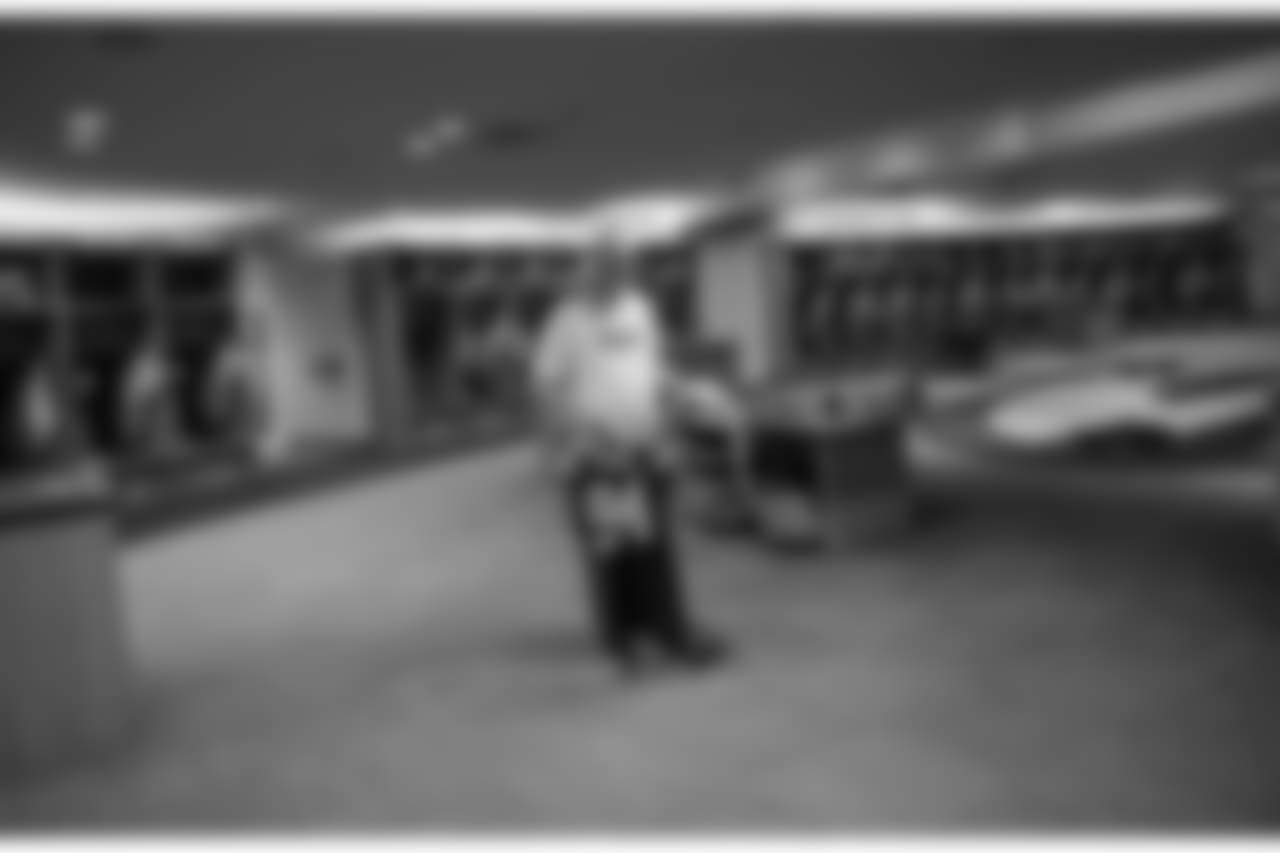 181015-packers-locker-room-bobber-10