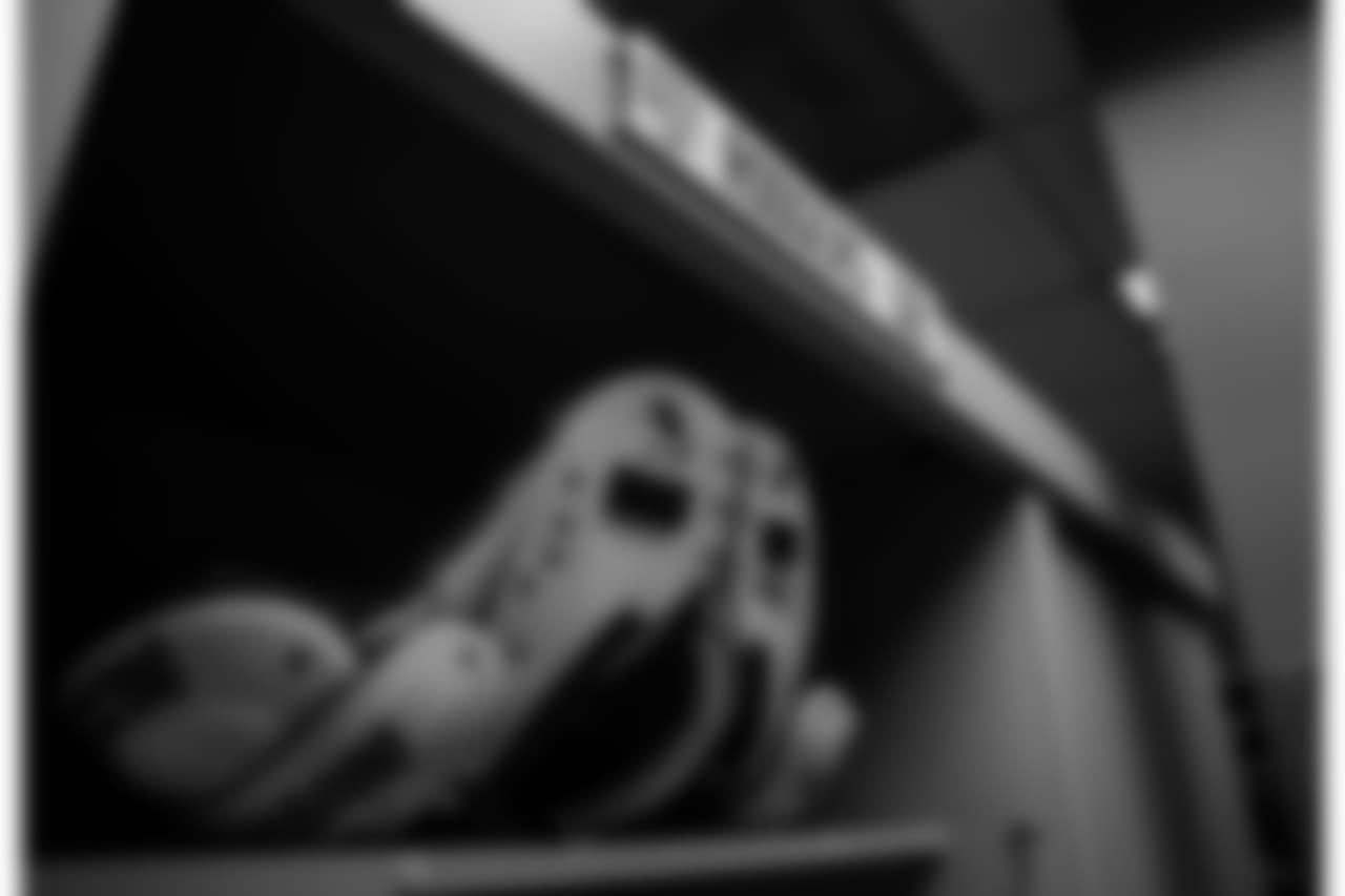 181028-packers-locker-room-coliseum-bobber-16