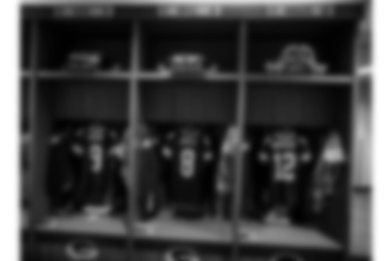 181209-packers-locker-room-bobber-15