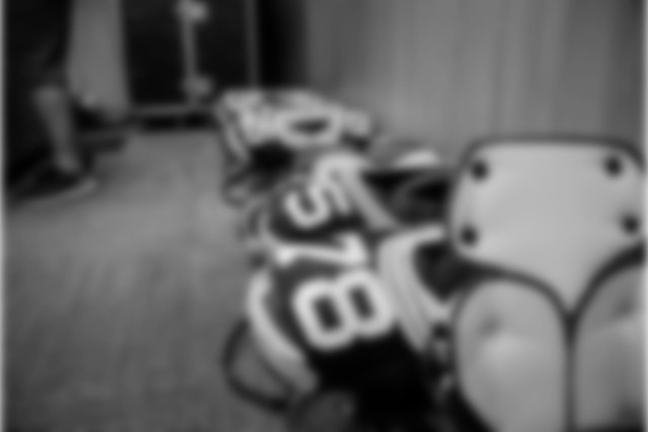 181202-locker-room-bobber-2