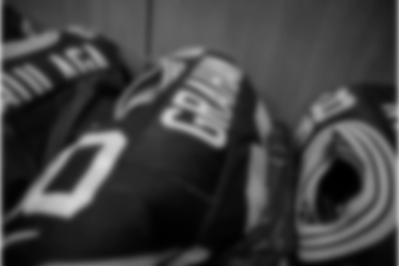181015-packers-locker-room-bobber-18