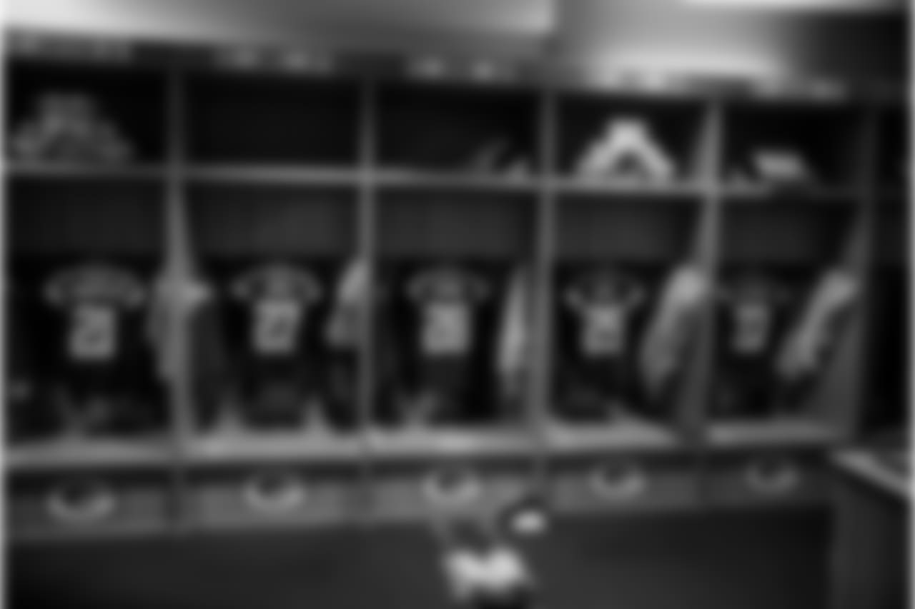 181209-packers-locker-room-bobber-19