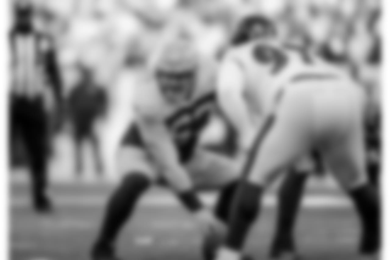 C Corey Linsley
