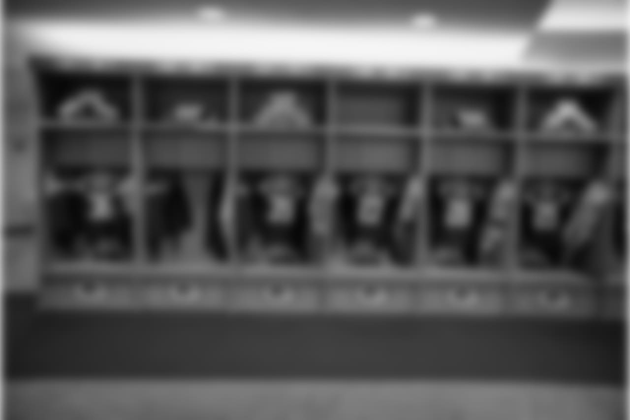 181111-locker-room-bobber-17
