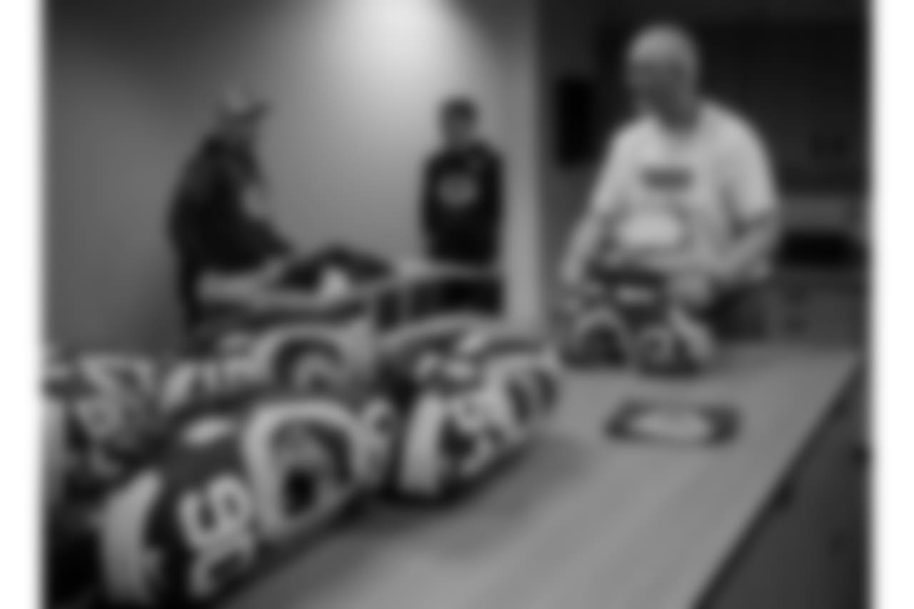 181015-packers-locker-room-bobber-27