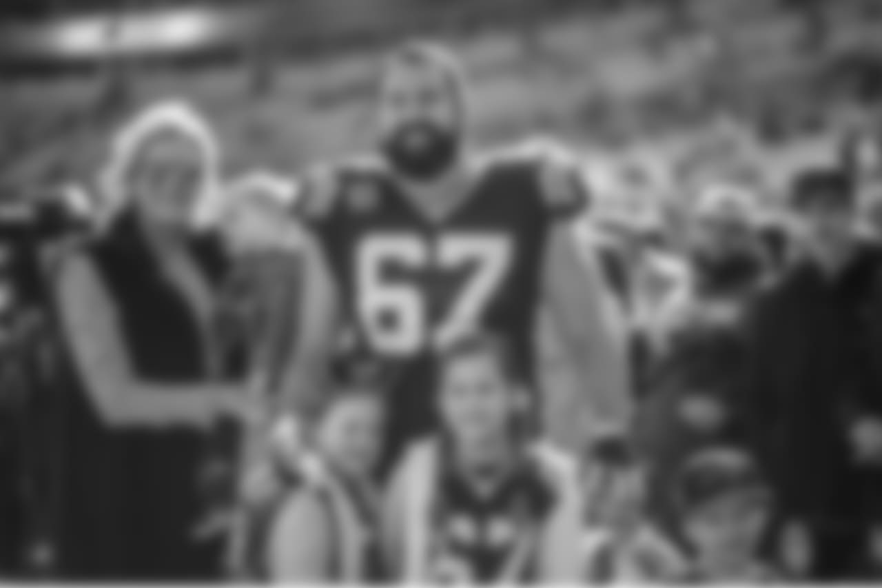 2018_12_23 CARvsATL warm ups 1261