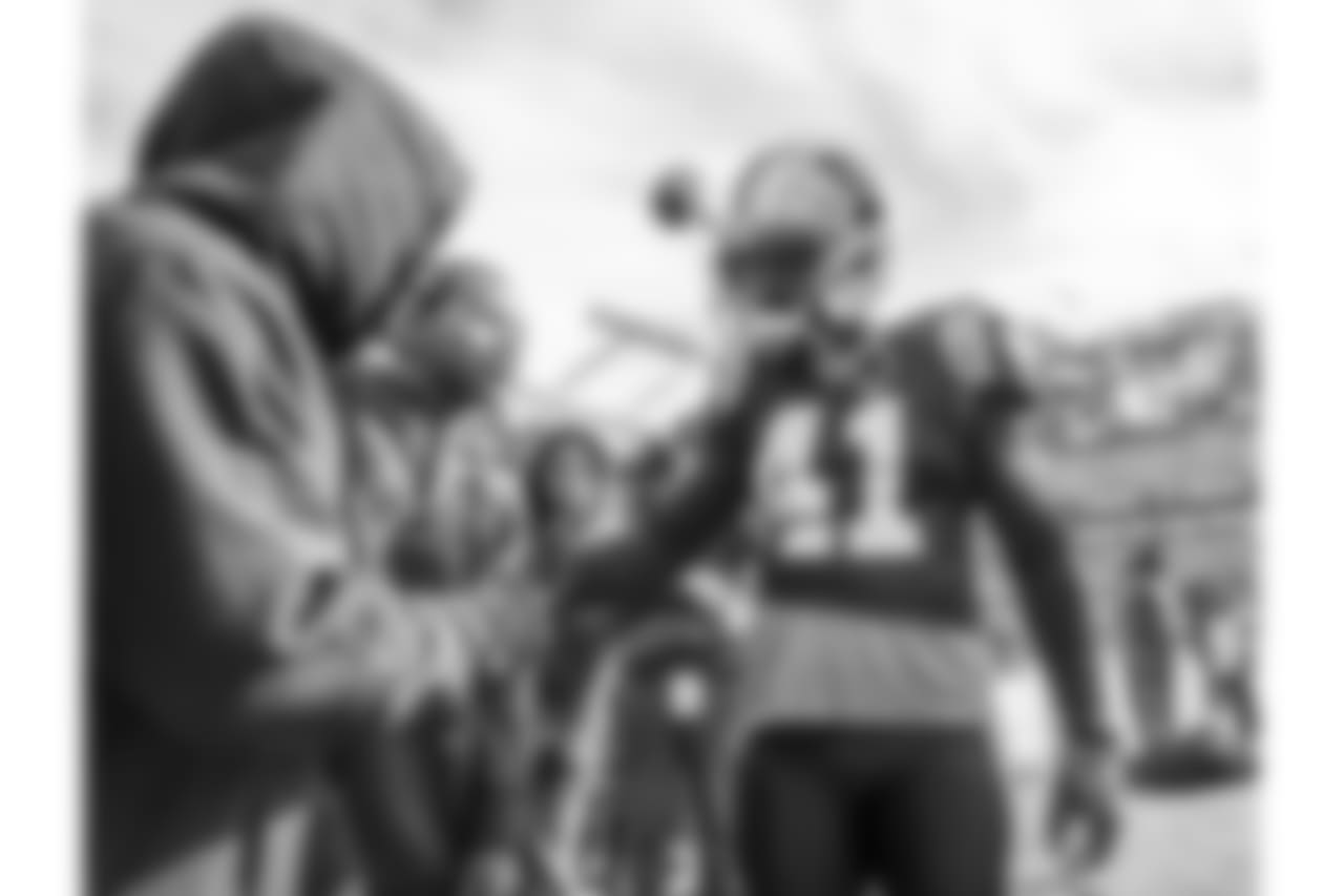 2018_11_25 CARvsSEA warmups 0082