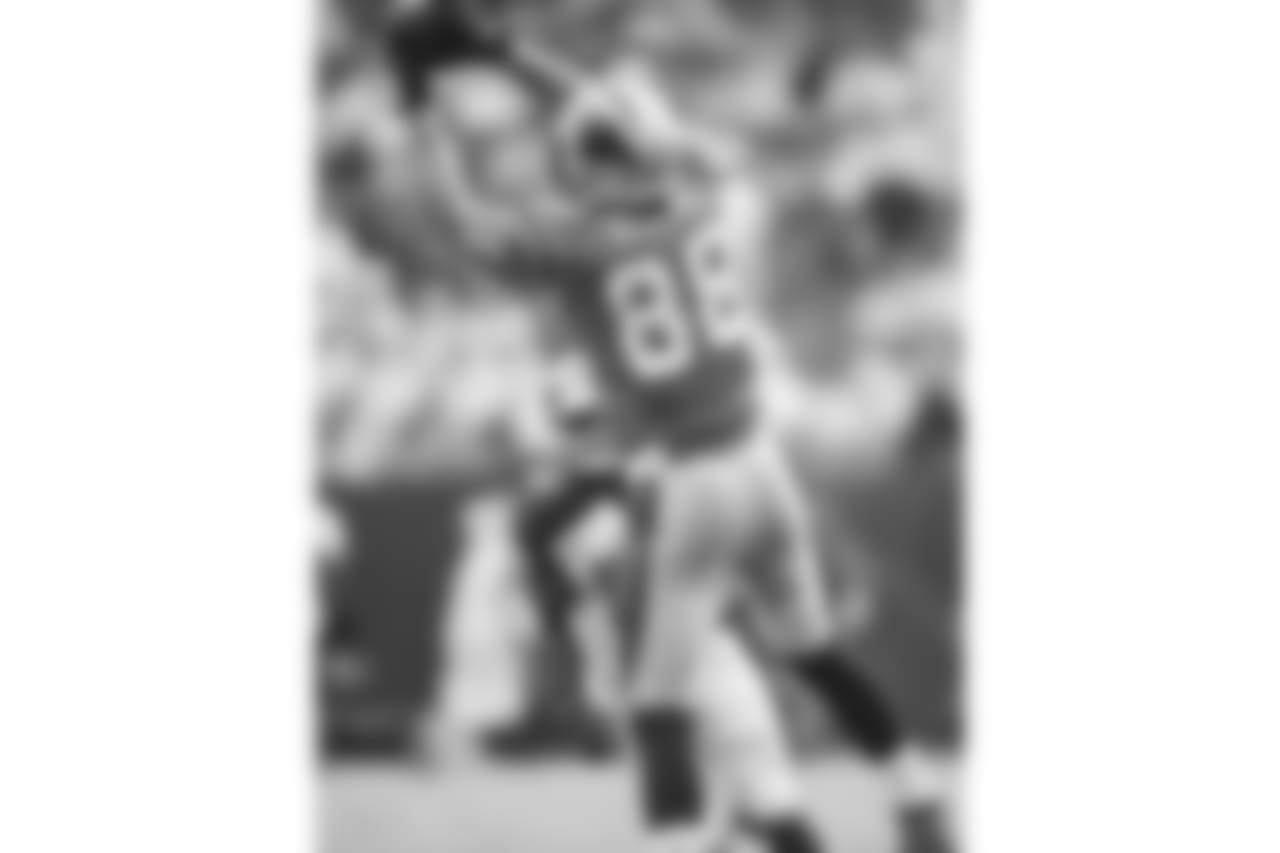 Carolina Panthers play against the Tampa Bay Buccaneers on Sunday, October 4, 2015 in Tampa, FL.