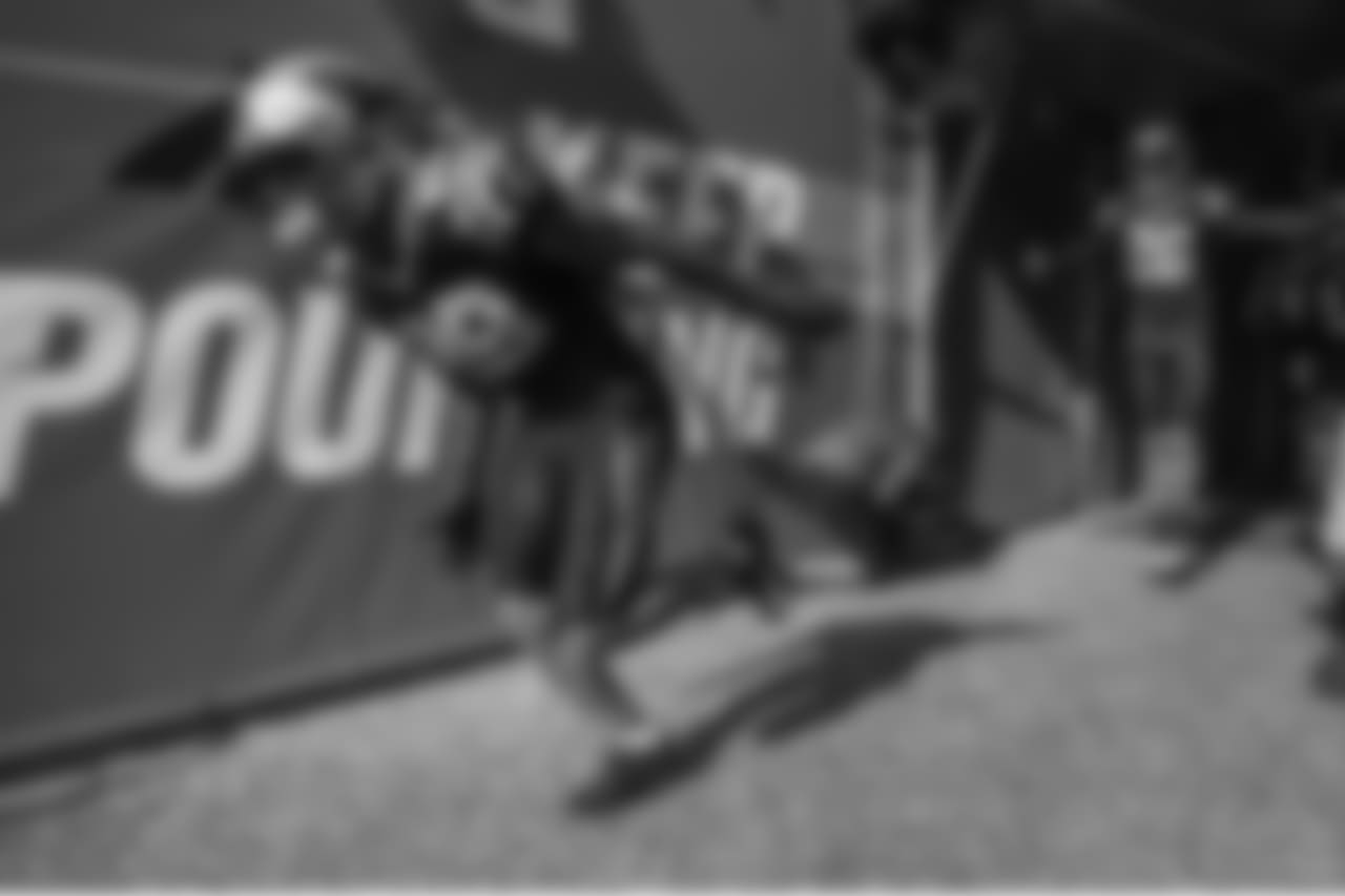 2018_11_25 CARvsSEA warmups 0076