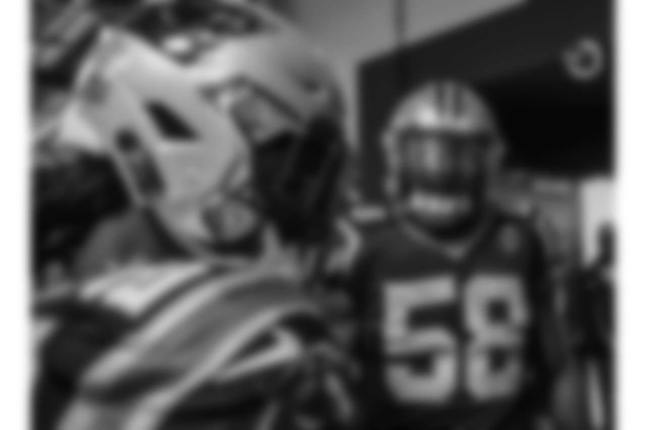 2018_11_25 CARvsSEA warmups 0071