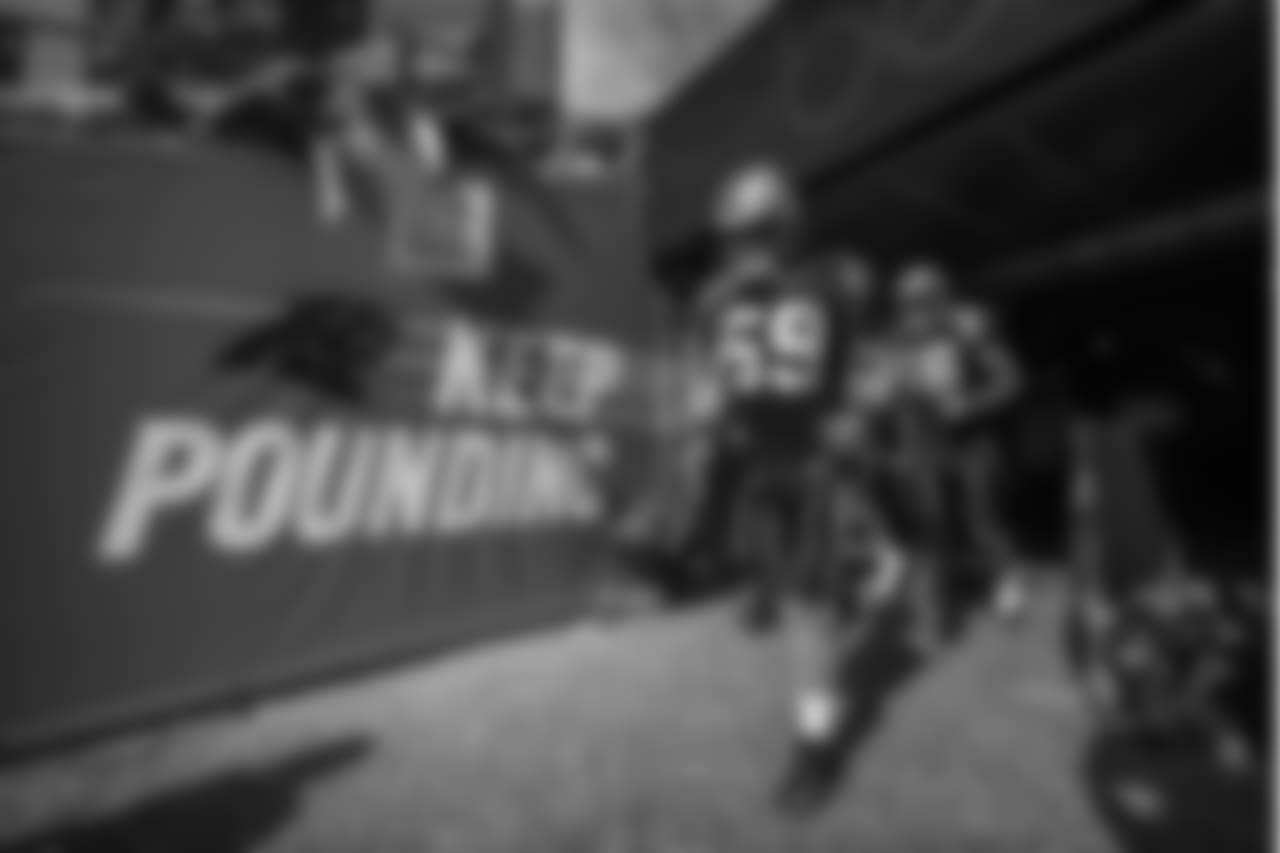 2018_11_25 CARvsSEA warmups 0075