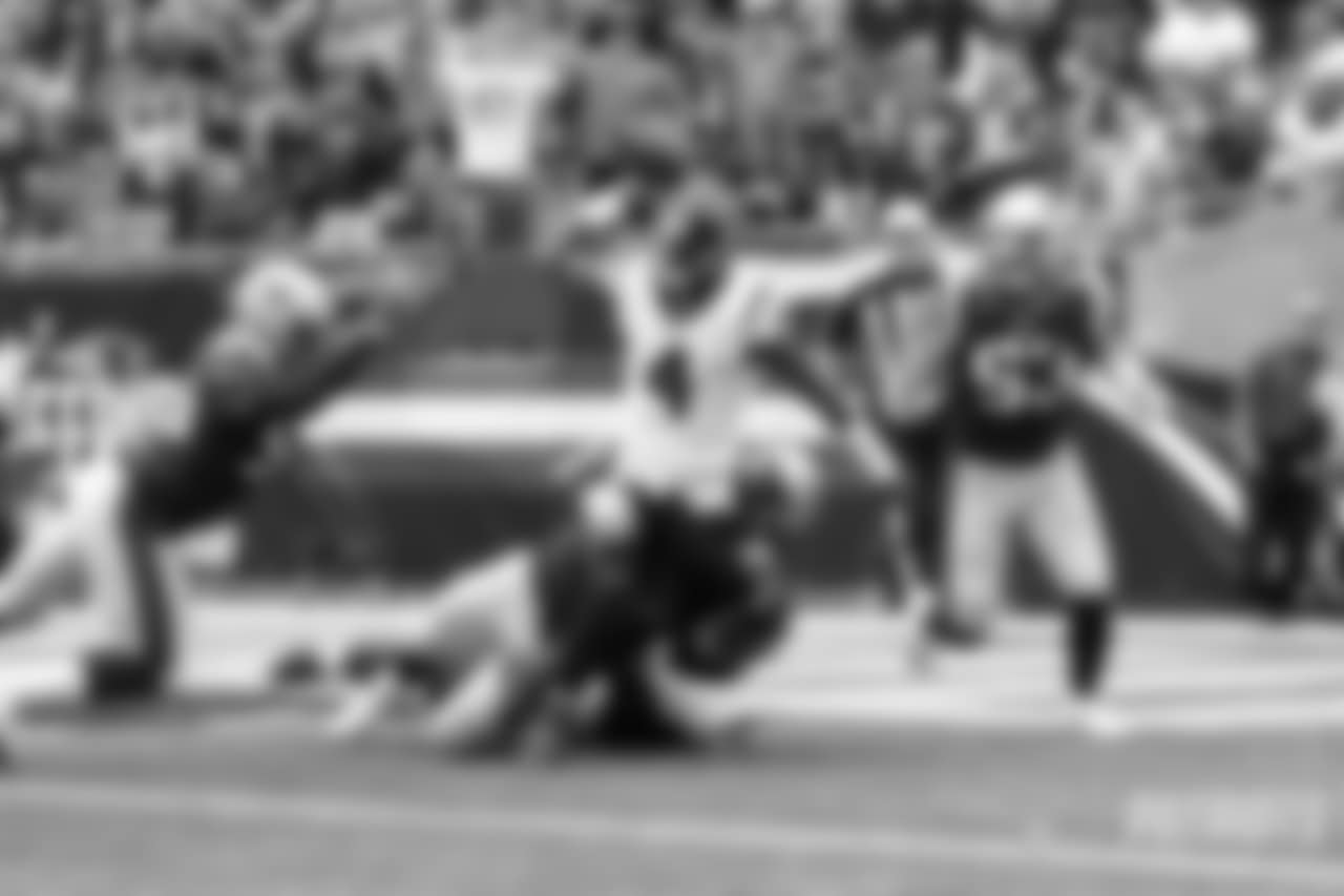 Week 1 vs. Houston Texans
The defense contained Deshaun Watson and the Texans in a 27-20 win to open the season.