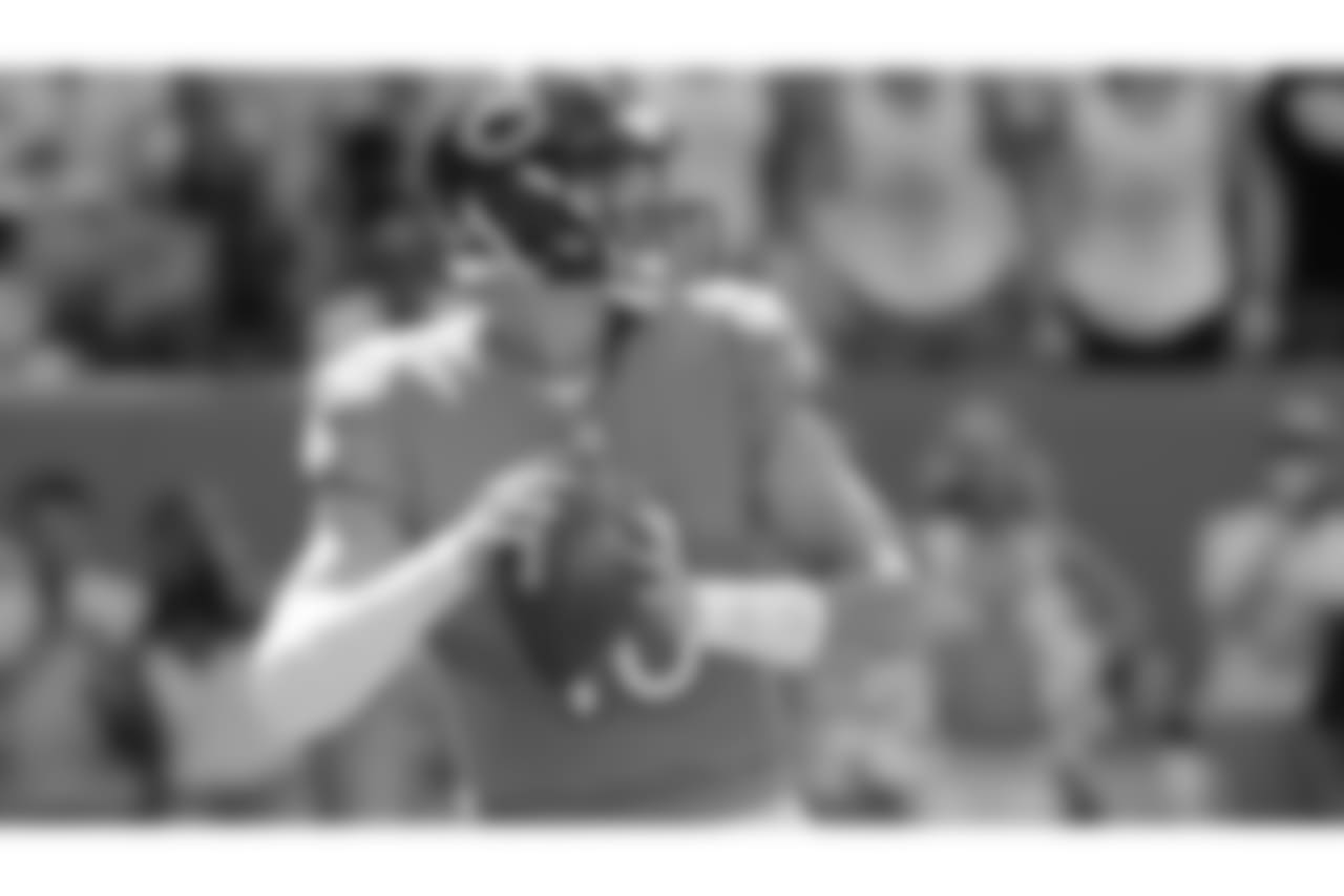 Mitchell Trubisky, QB – Chicago’s second-year quarterback has been inconsistent at times but has also been highly productive this season. Trubisky can make plays with his feet but also is completing 70 percent of his passes with 11 TDs and just four picks in five games for a 105.6 passer rating that ranks seventh in the NFL.