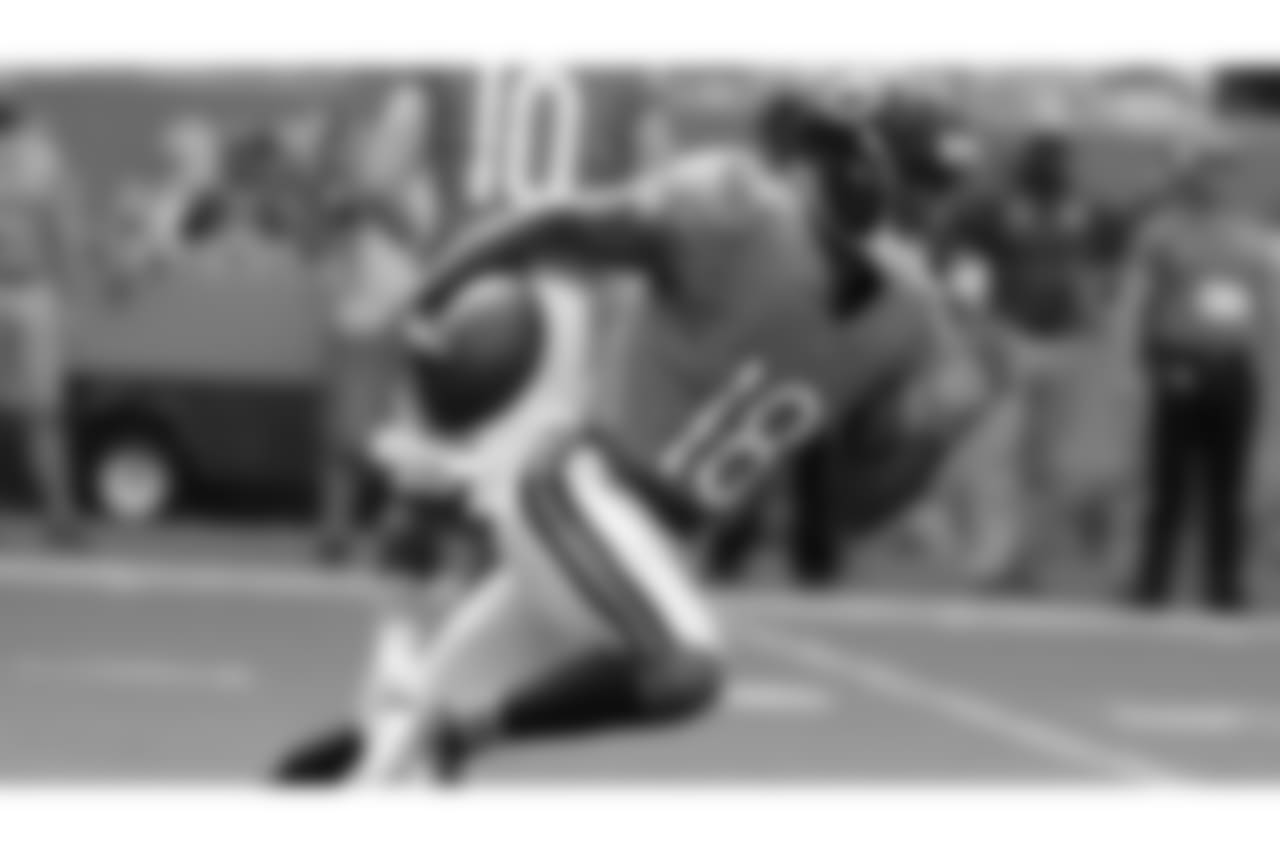Taylor Gabriel, WR – The Bears leading receiver with 27 catches for 303 yards with two touchdowns, Gabriel is a key part of a pretty varied Chicago passing attack. Gabriel has topped 100 yards in consecutive games and tallied a catch of 30 yards or longer in three of five games this season.