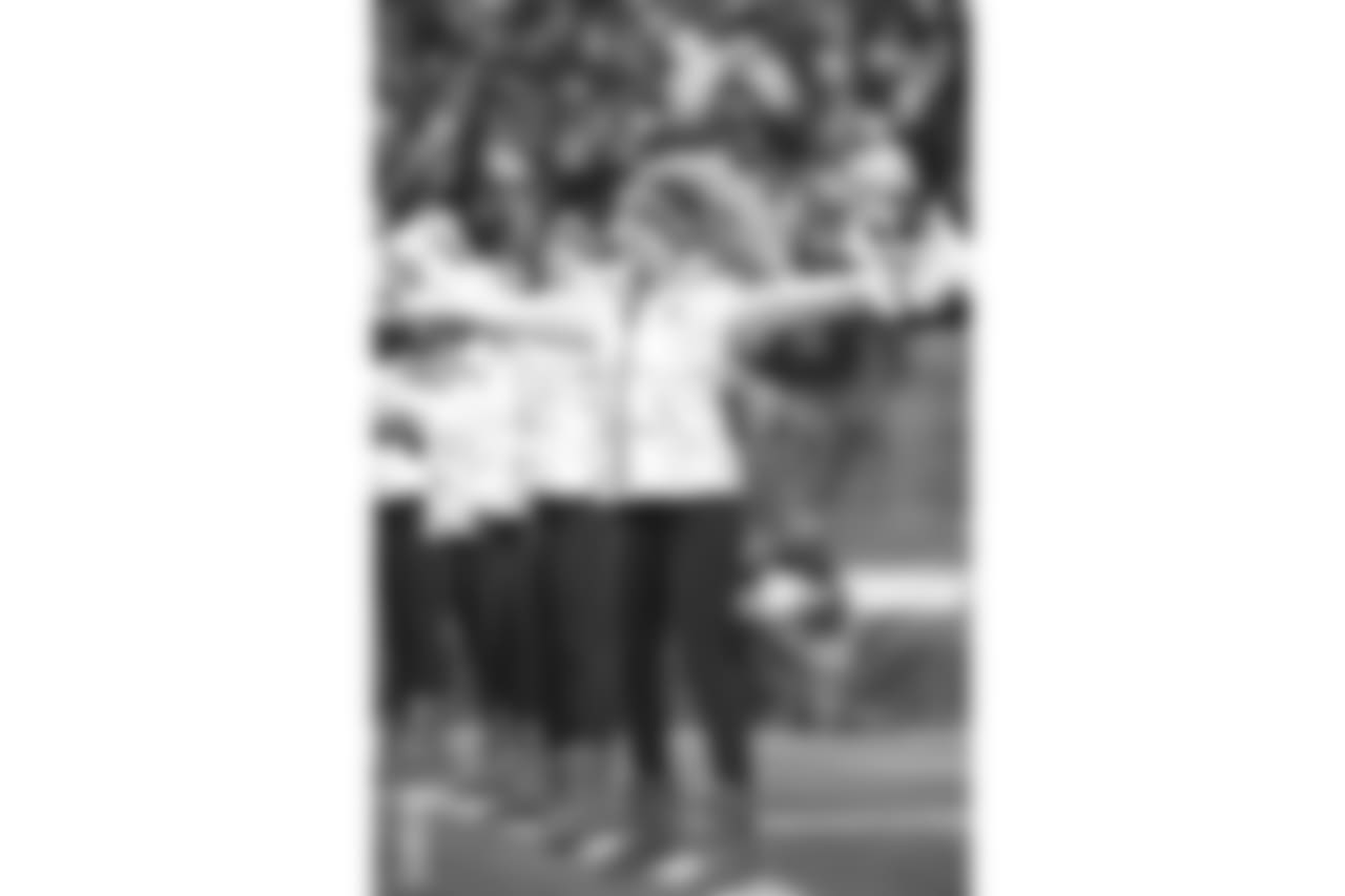 BB122318-Cheer_DS021-watermarked