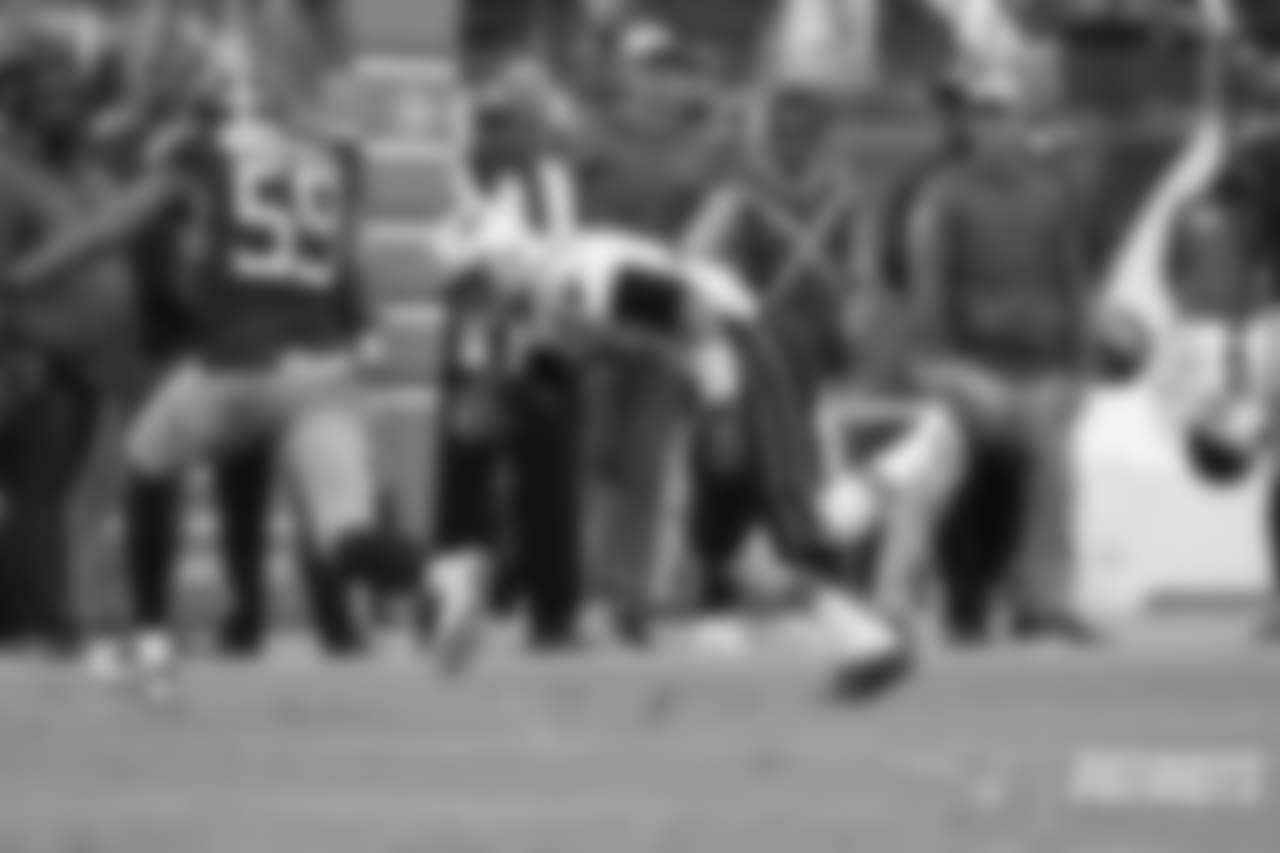 Week 10 at Tennessee Titans
New England struggles on both sides of the ball in upset 34-10 loss to Titans.