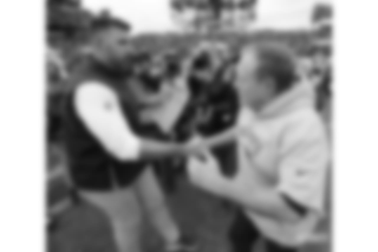 Mike Vrabel and Bill Belichick