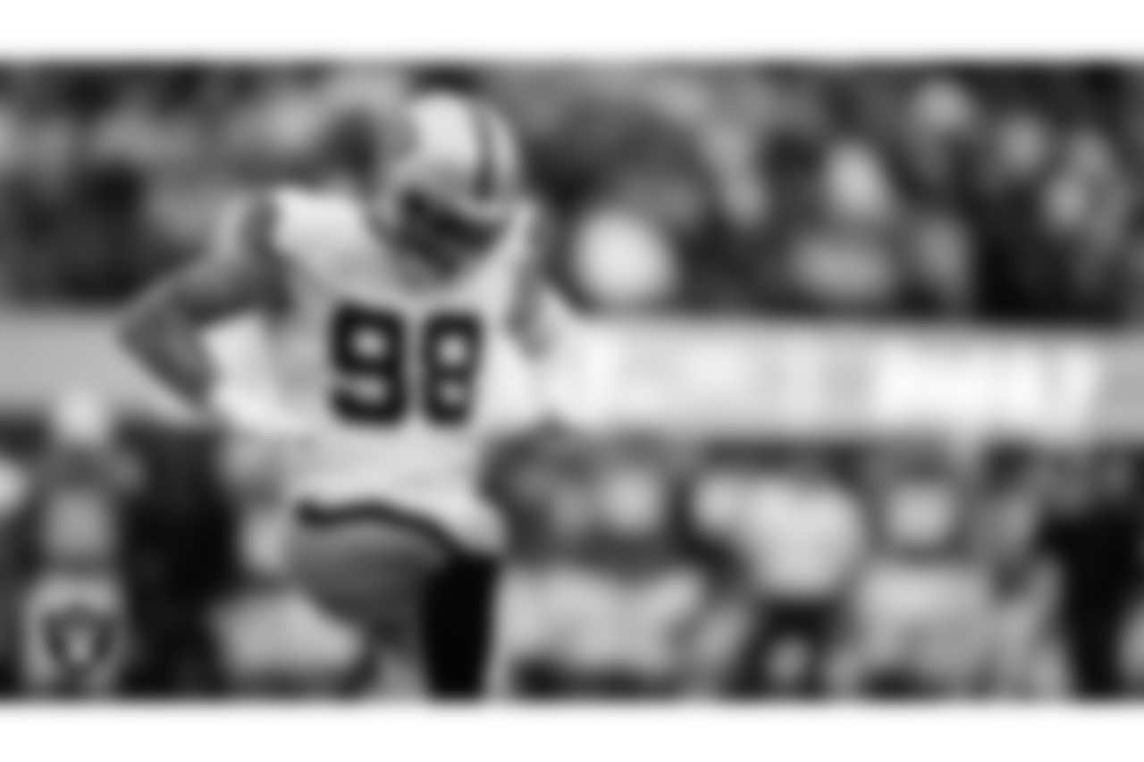 Las Vegas Raiders defensive end Maxx Crosby (98) during the regular season away game against the Los Angeles Chargers at SoFi Stadium.
