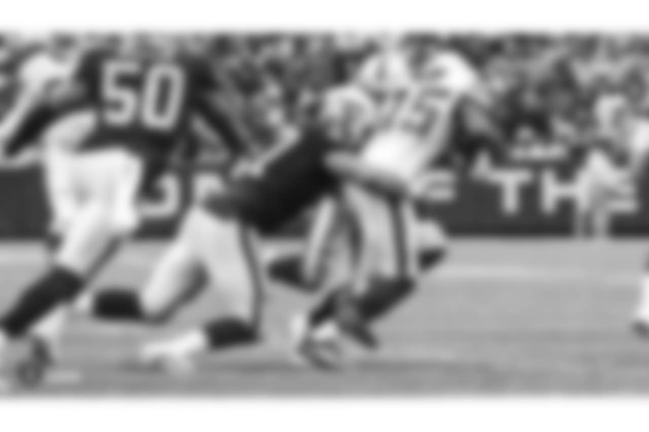 LB James Cowser