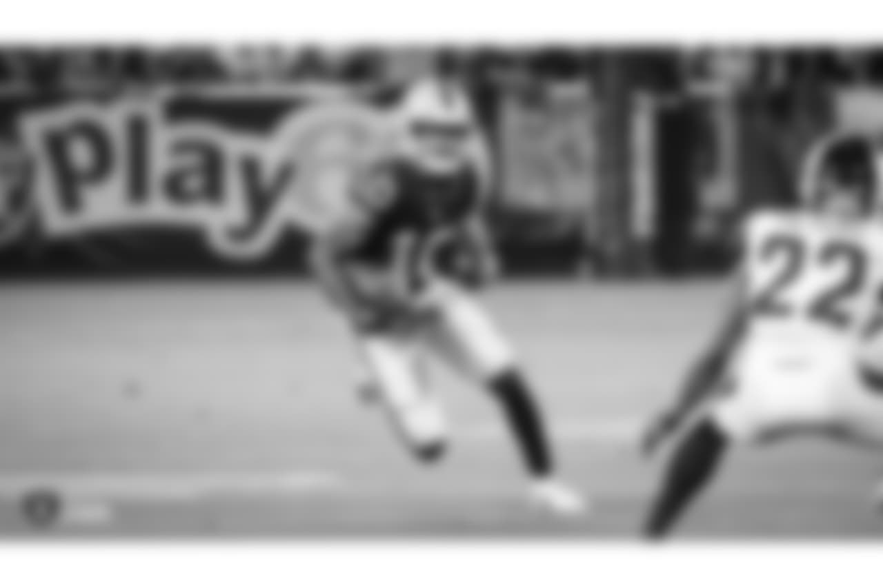 Oakland Raiders wide receiver Seth Roberts (10) during The Oakland Raiders regular season game against the Los Angeles Rams at Oakland-Alameda County Coliseum, Monday, September 10, 2018, in Oakland, California. The Oakland Raiders lost 33-13.