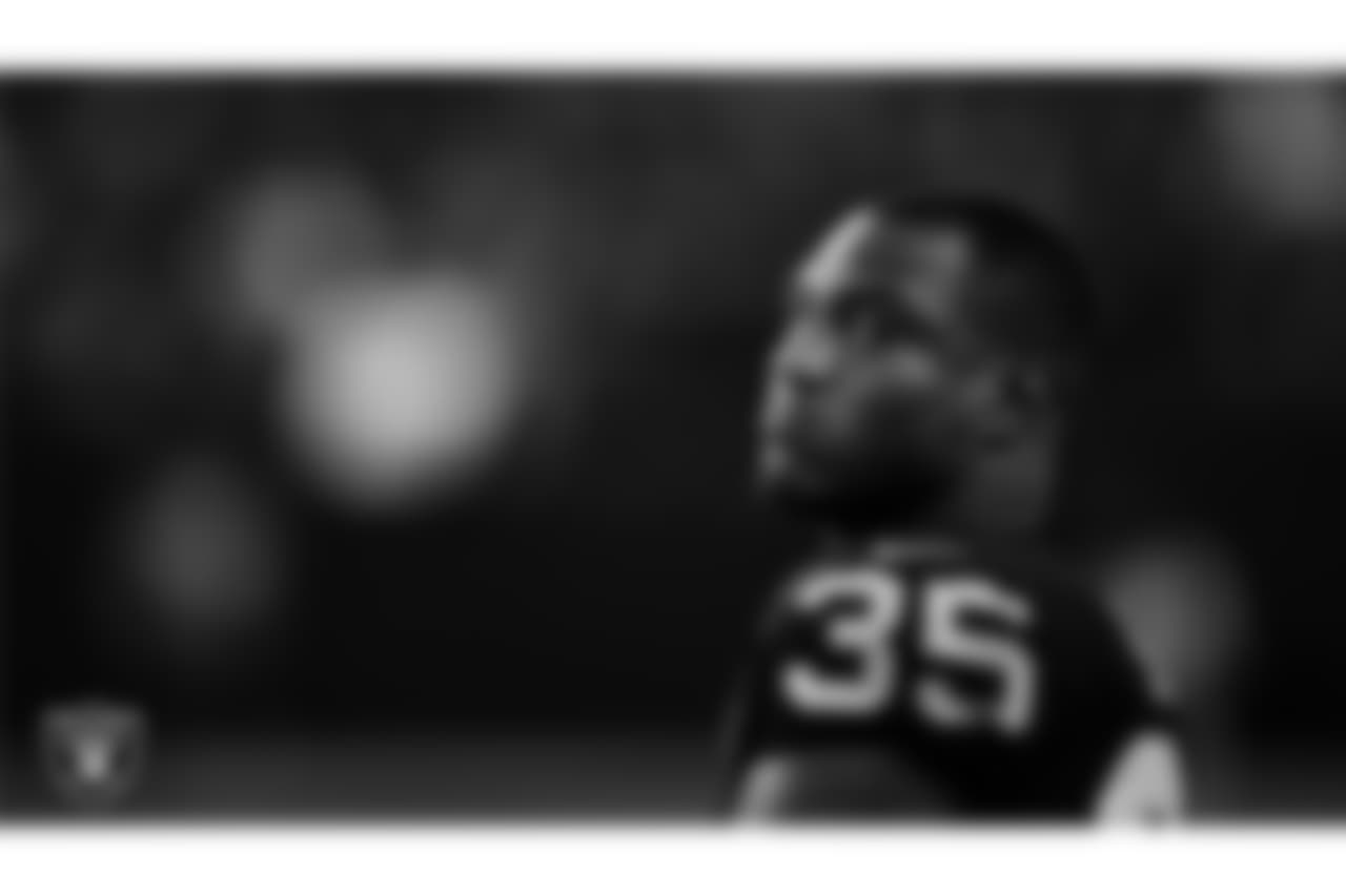 Las Vegas Raiders running back Zamir White (35) on the sidelines during the preseason home game against the New England Patriots at Allegiant Stadium.