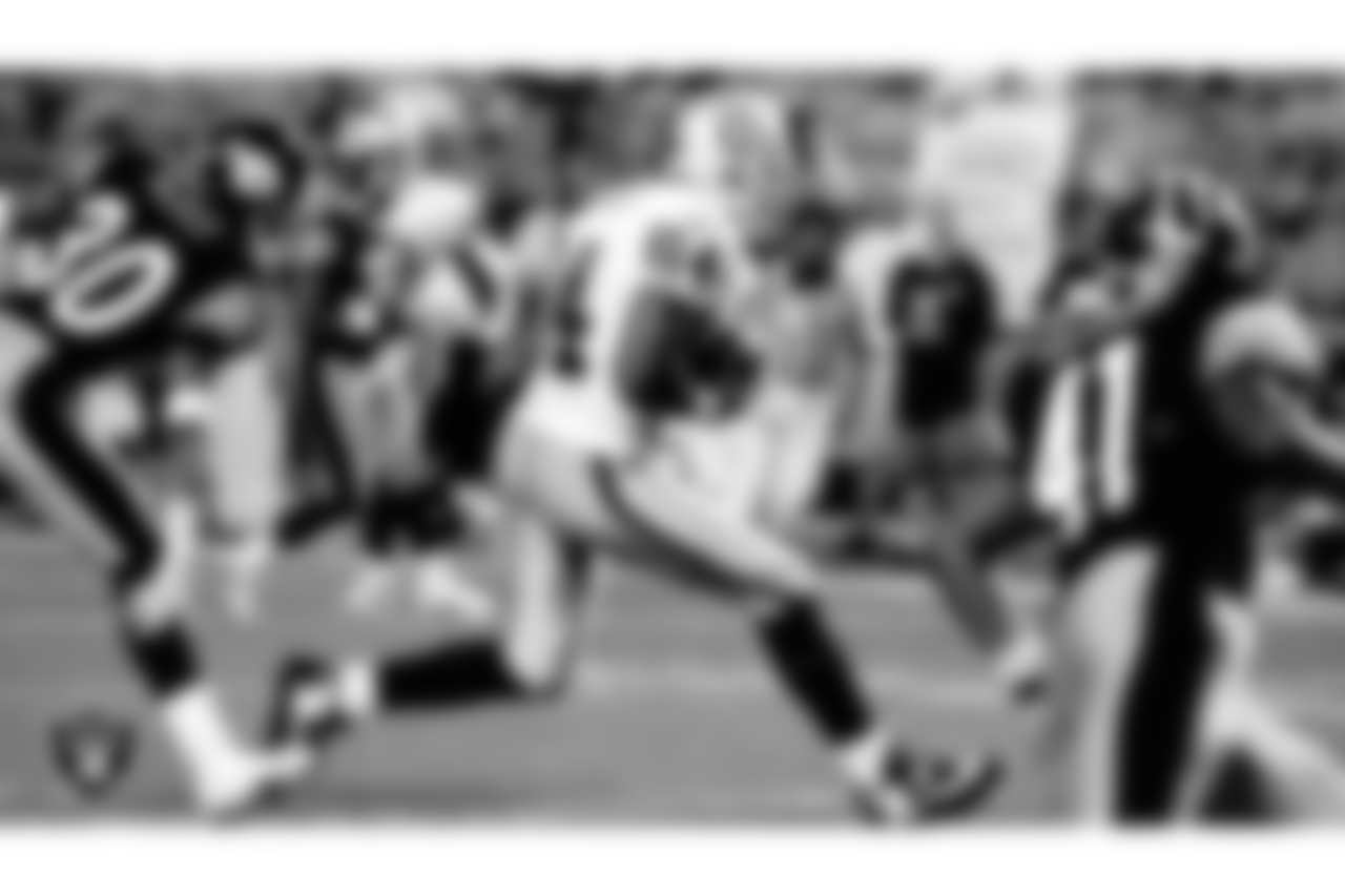 The Raiders selected Porter in the 2nd round of the 2000 NFL Draft out of West Virginia. He played in 105 games with 62 starts and caught 284 passes for 3,939 yards and 30 touchdowns.