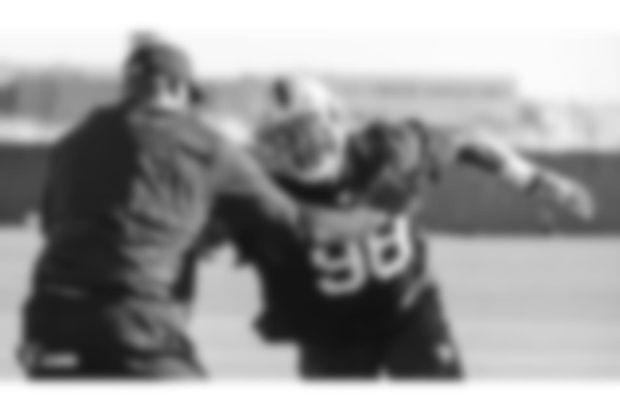 Oakland Raiders defensive tackle Frostee Rucker (98) on the field for practice at the Oakland Raiders Practice Facility, Thursday, December 13, 2018, in Alameda, California.