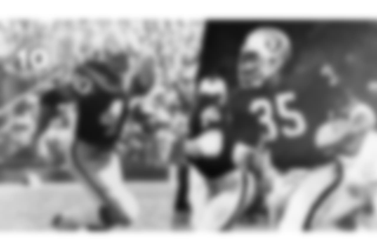 (**3\. Hewritt Dixon & Pete Banaszak, 1967 AFL Championship**) In the 1967 AFL Championship Game, fullback Hewritt Dixon and running back Pete Banaszak combined for 260 yards rushing (Dixon 144, Banaszak 116) and a touchdown as the Raiders crushed the Houston Oilers 40-7.