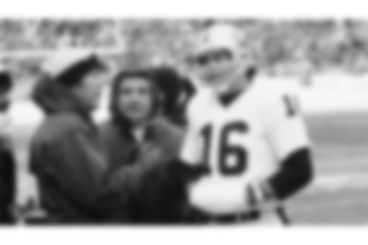 A look back at the Raiders 1980 AFC Divisional Playoff game against the Cleveland Browns, which came to be known as Red Right 88 because of the infamous passing play called by the Browns that led to a Raiders interception, and thus secured their win and advancement to Super Bowl XV against the Philadelphia Eagles.