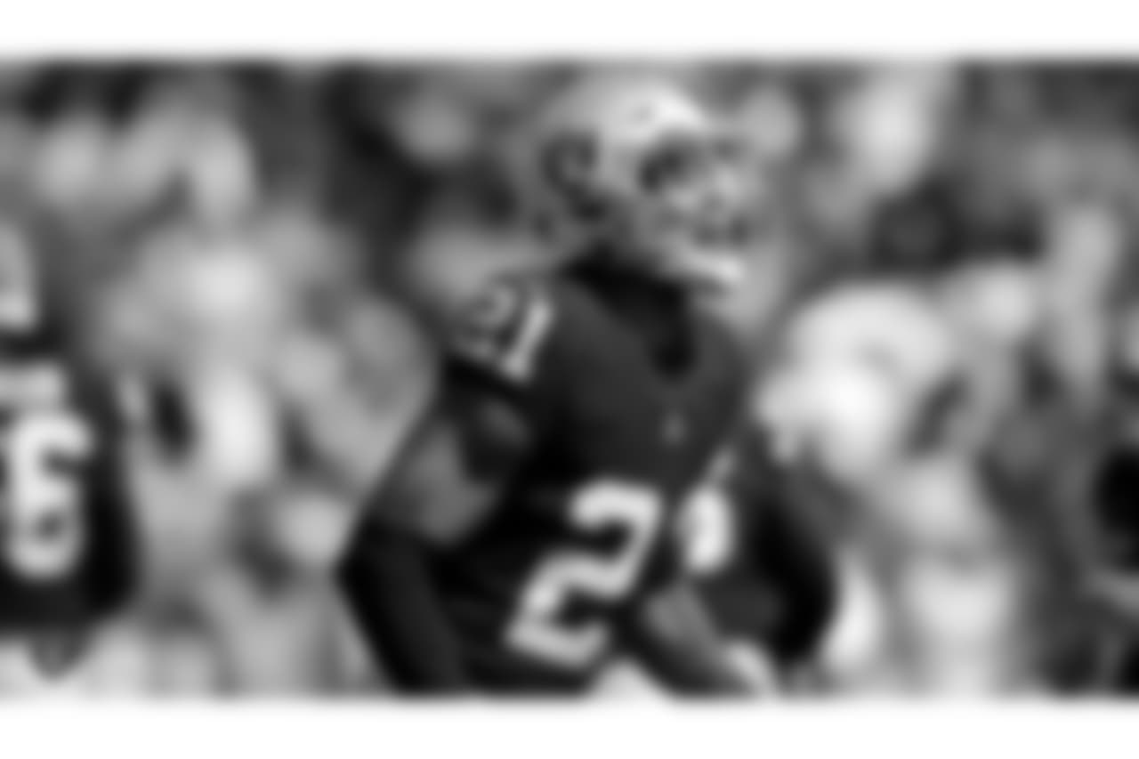 Oakland Raiders cornerback Gareon Conley (21) during the Oakland Raiders regular season game against the Cleveland Browns at Oakland-Alameda County Coliseum on September 30th, 2018, in Oakland, California. The Oakland Raiders won 45-42.