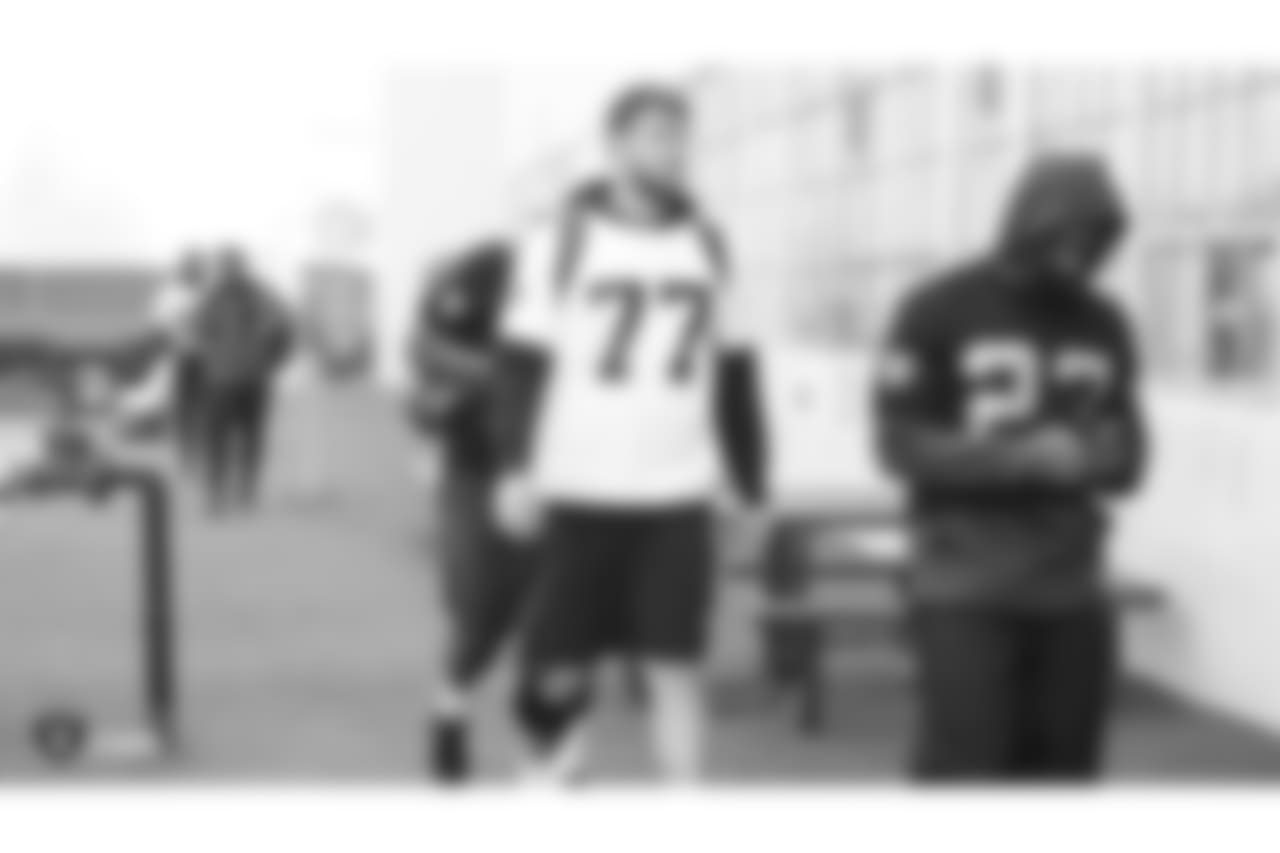 Oakland Raiders tackle Kolton Miller (77) arrives to the field for a walk through at Bladium Sports & Fitness, Thursday, November 15, 2018, in Alameda, California.