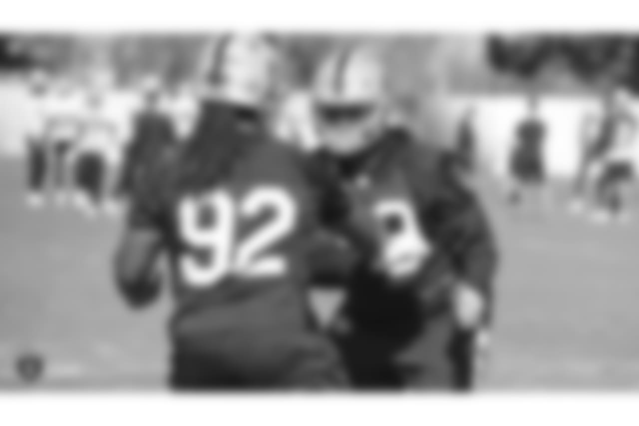 Oakland Raiders defensive tackle Jonathan Hankins (90) on the field for practice at the Oakland Raiders Practice Facility, Friday, October 5, 2018, in Alameda, California.