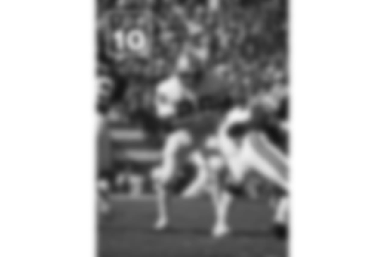 (**8\. Clarence Davis, Super Bowl XI**) In Super Bowl XI, running back Clarence Davis carried the ball 16 times for 137 yards as the Raiders dominated the Minnesota Vikings 32-14.