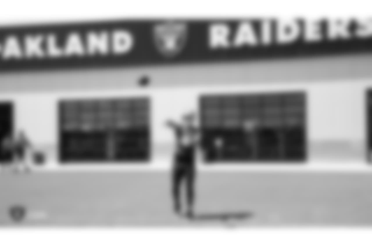 Oakland Raiders quarterback Derek Carr (4) on the field for practice at the Oakland Raiders Practice Facility, Thursday, September 6, 2018, in Alameda, California.