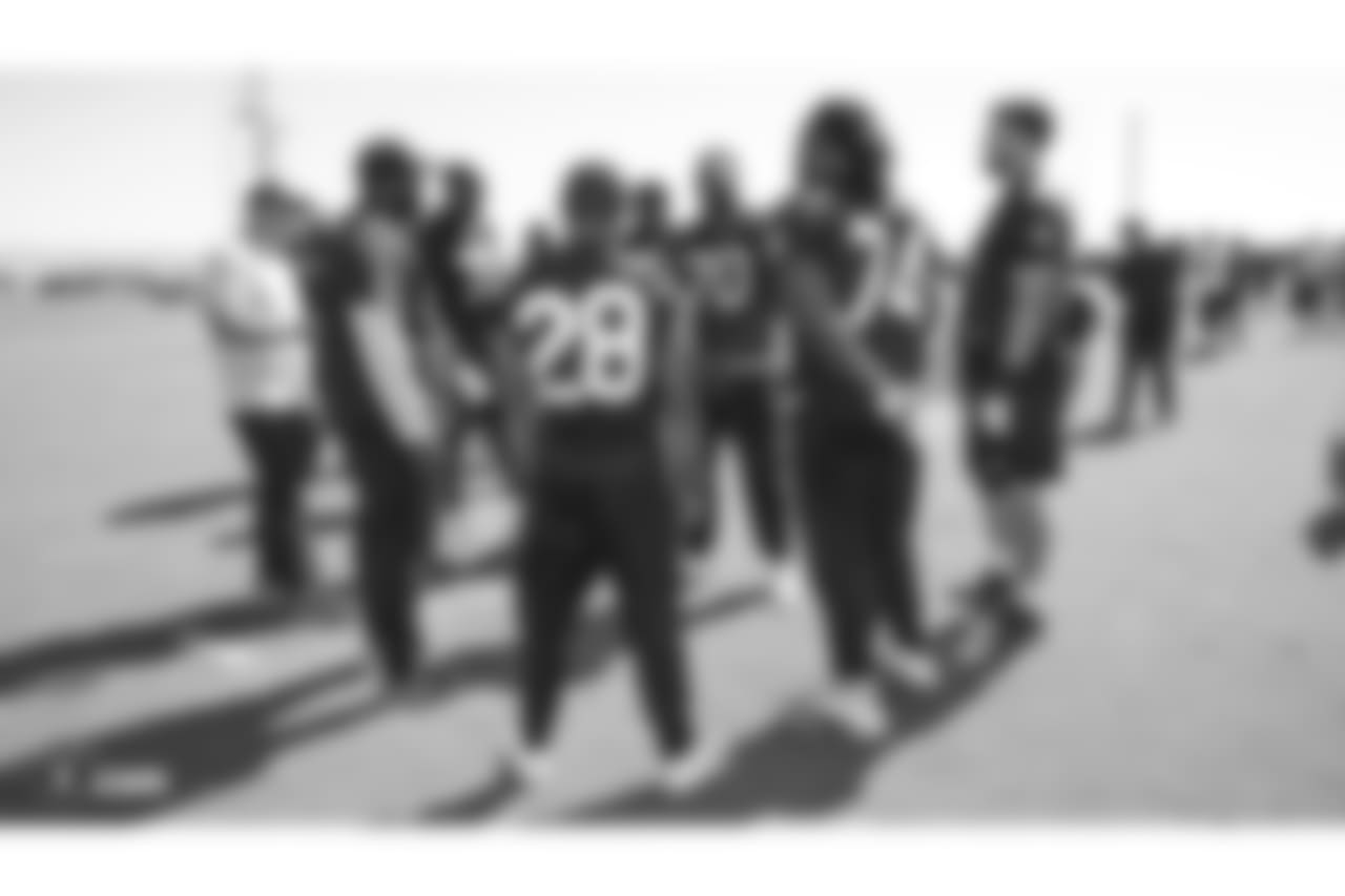 Oakland Raiders running back Doug Martin (28) with the offensive line on the field for practice at 2018 at the Oakland Raiders Practice Facility Saturday, September 8, 2018, in Alameda, California.
