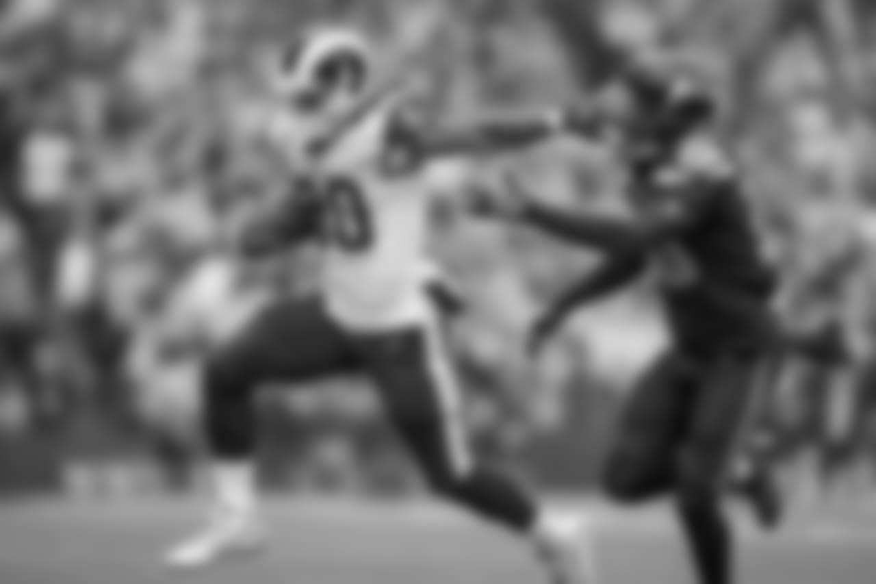 Running back (30) Todd Gurley of the Los Angeles Rams runs the ball against the Seattle Seahawks during the Rams 42-7 victory over the Seahawks in an NFL Week 15 football game, Sunday, December 17, 2017 in Seattle, WA. (Jeff Lewis/Rams)