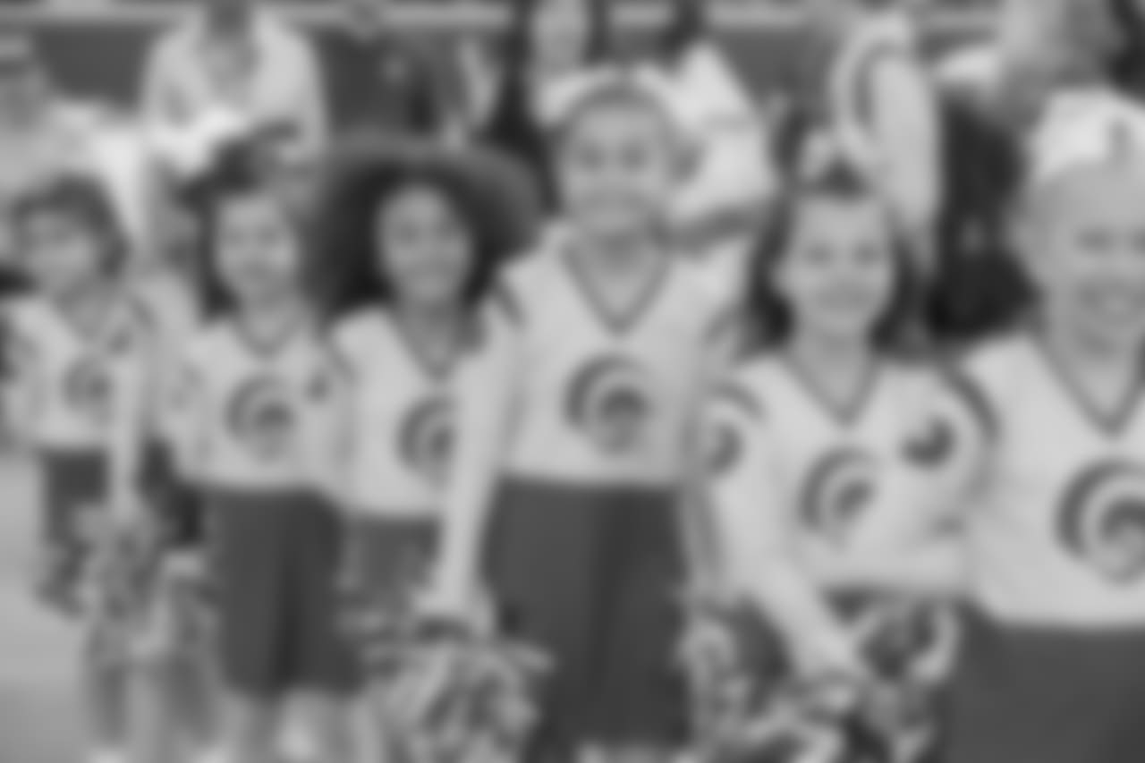 Junior Cheerleaders of the Los Angeles Rams perform during halftime of the Rams 48-32 victory over the San Francisco 49ers in an NFL Week 17 regular season football game, Sunday, December 30, 2018, in Los Angeles, CA. (Jeff Lewis/Rams)