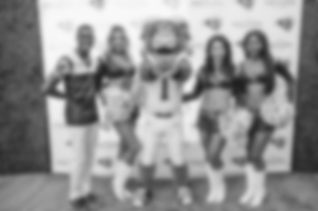 Los Angeles Rams cheerleaders and mascot Rampage attend the Night for Wishes event at the North Ranch Country Club in Westlake Village, Calif on October 8th, 2018 (Hiro Ueno/Rams).