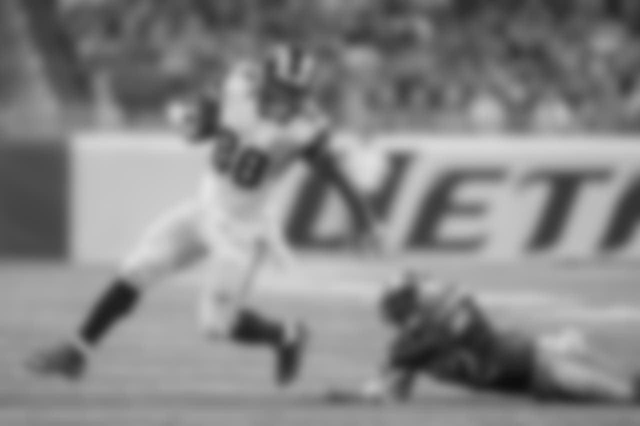 Tight end (88) Lance Kendricks of Los Angeles Rams against the Detroit Lions during the Rams 28-31loss to the Lions in an NFL Week 6 game at Ford Field, Sunday, October 16, 2016, in Detroit, MI. (Jeff Lewis/Rams)